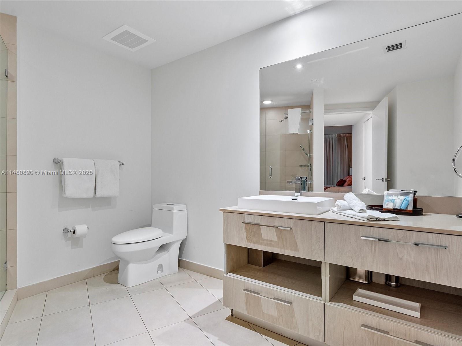 4111 S Ocean Dr # 1404