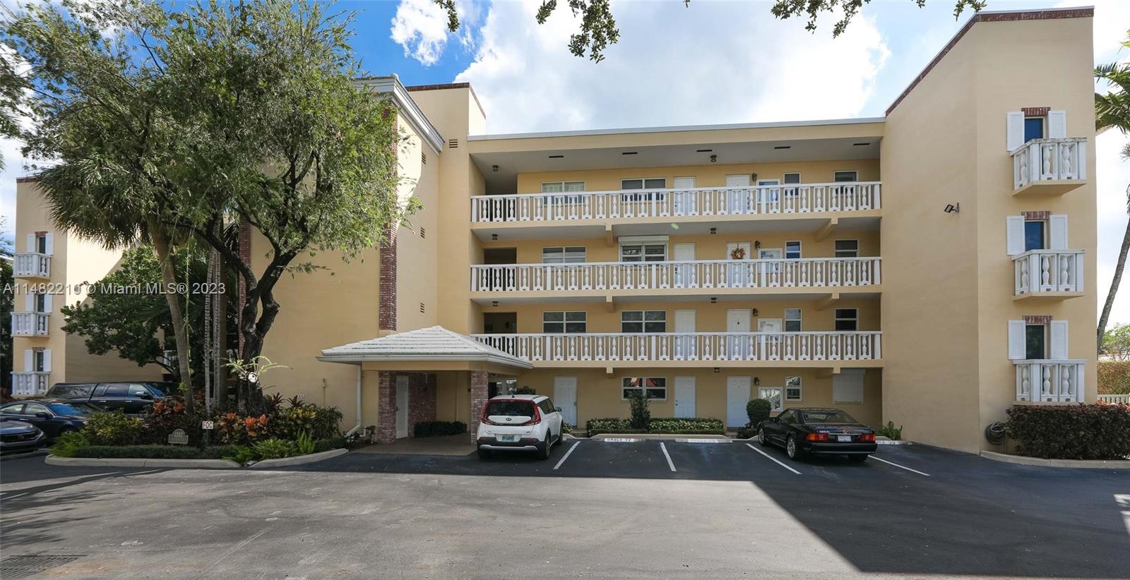 1332 Bayview Dr # 402