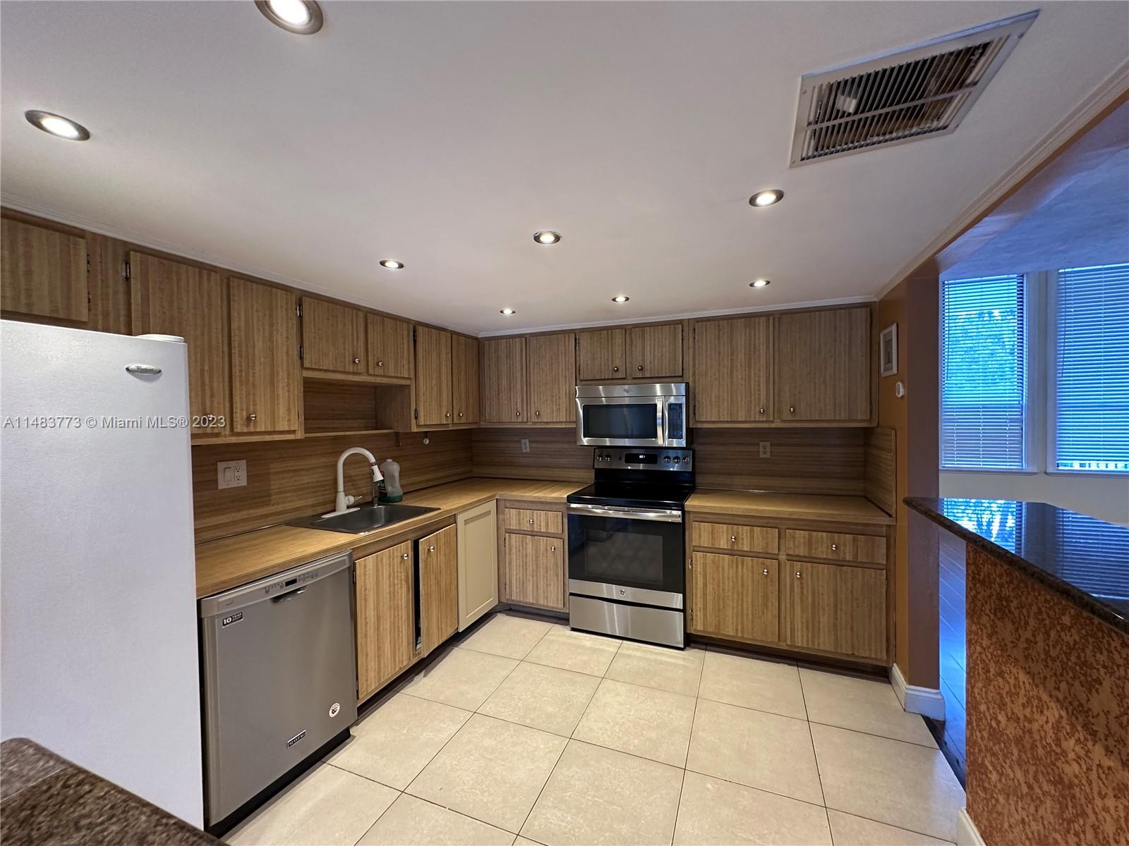 541 N University Dr # 70