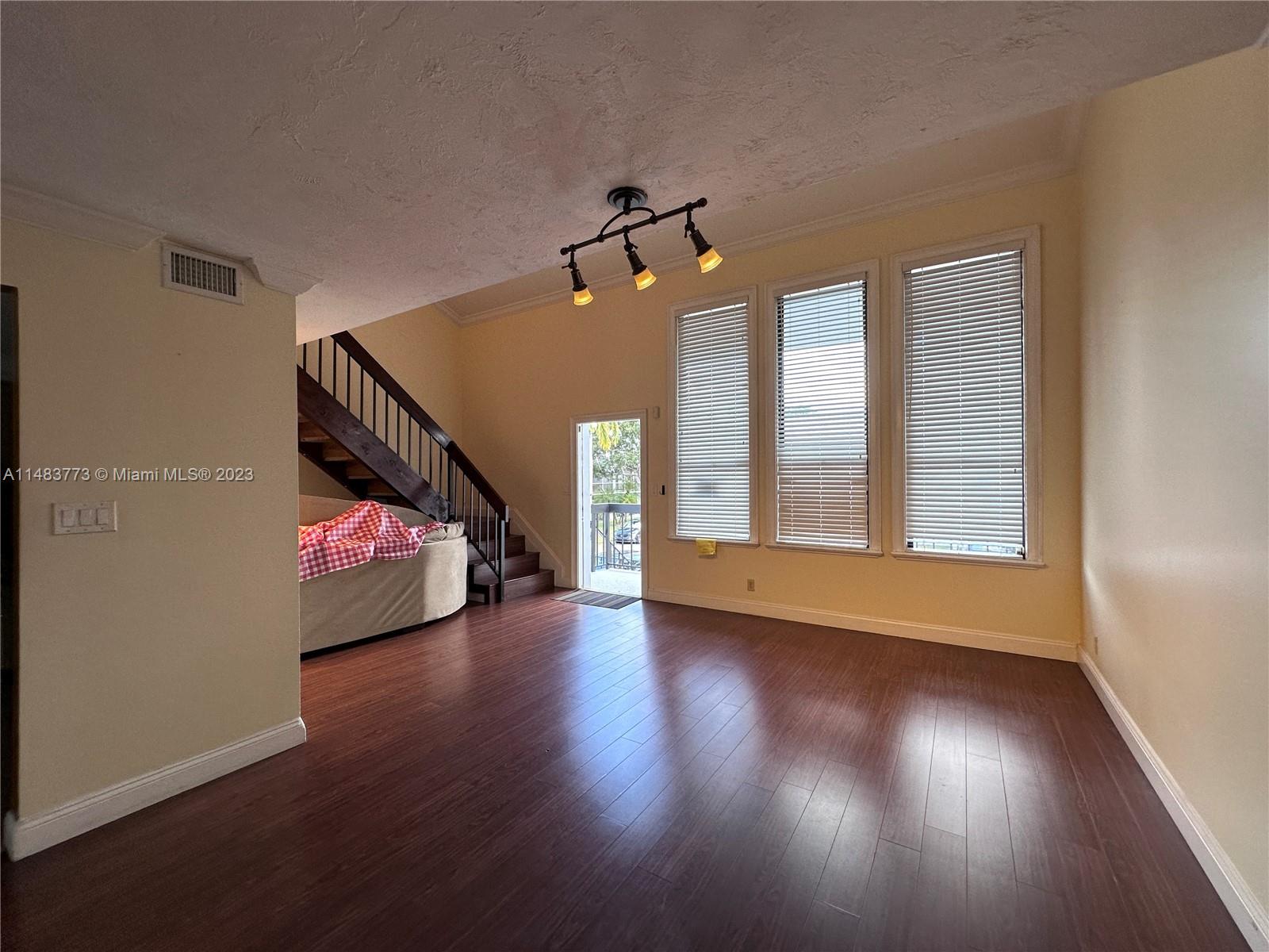 541 N University Dr # 70