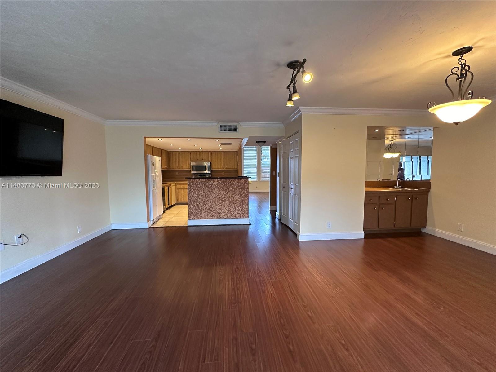 541 N University Dr # 70