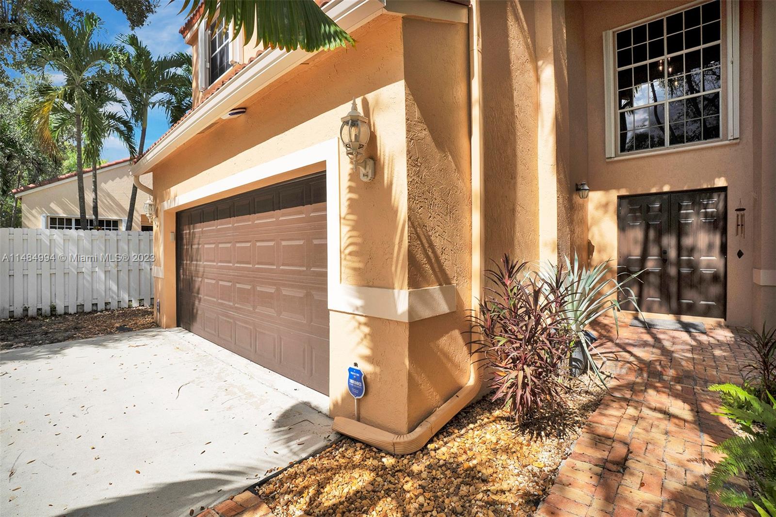 362 Lake Crest Ct