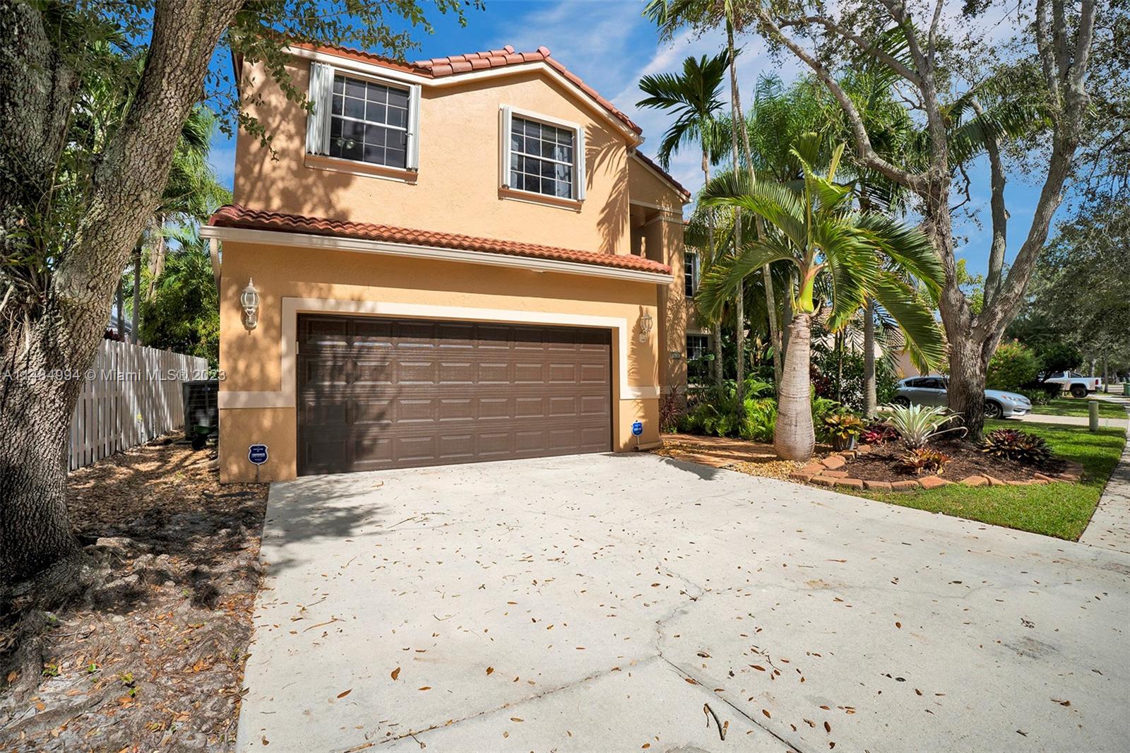 362 Lake Crest Ct