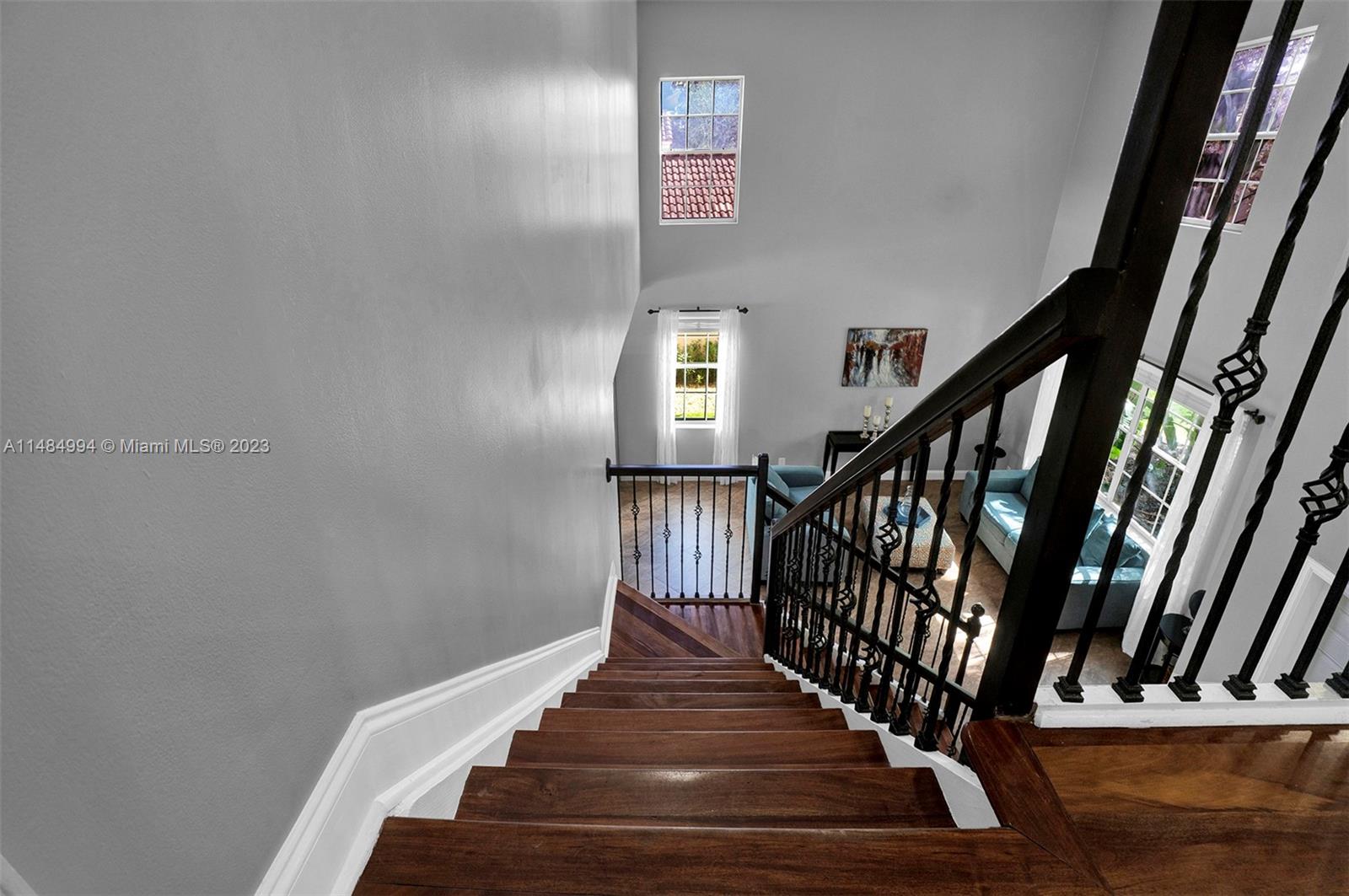 362 Lake Crest Ct
