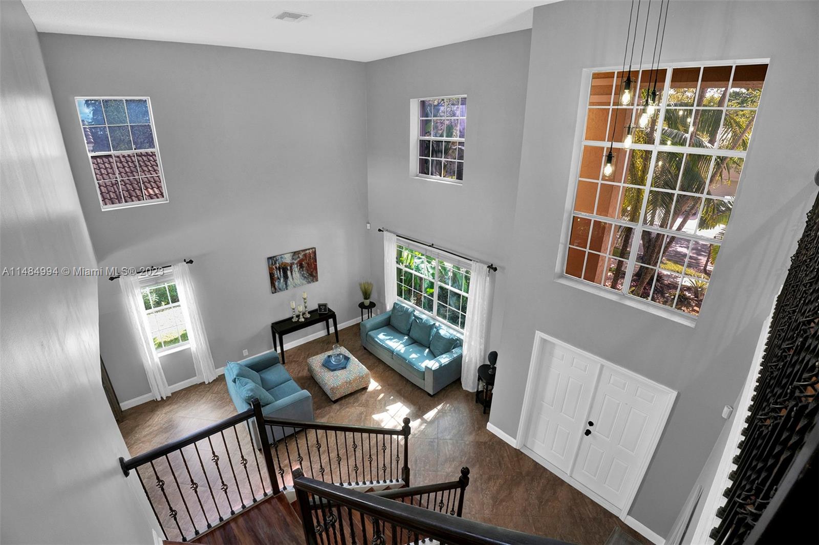 362 Lake Crest Ct
