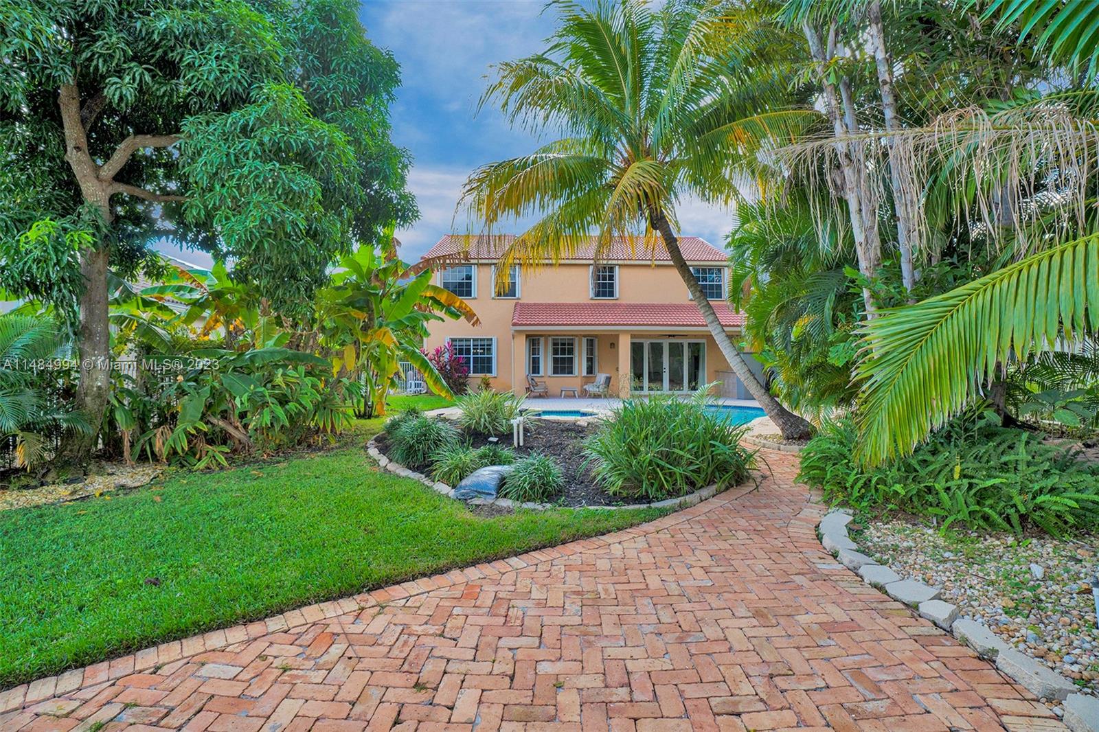 362 Lake Crest Ct