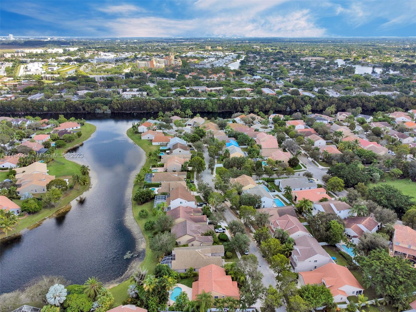 362 Lake Crest Ct