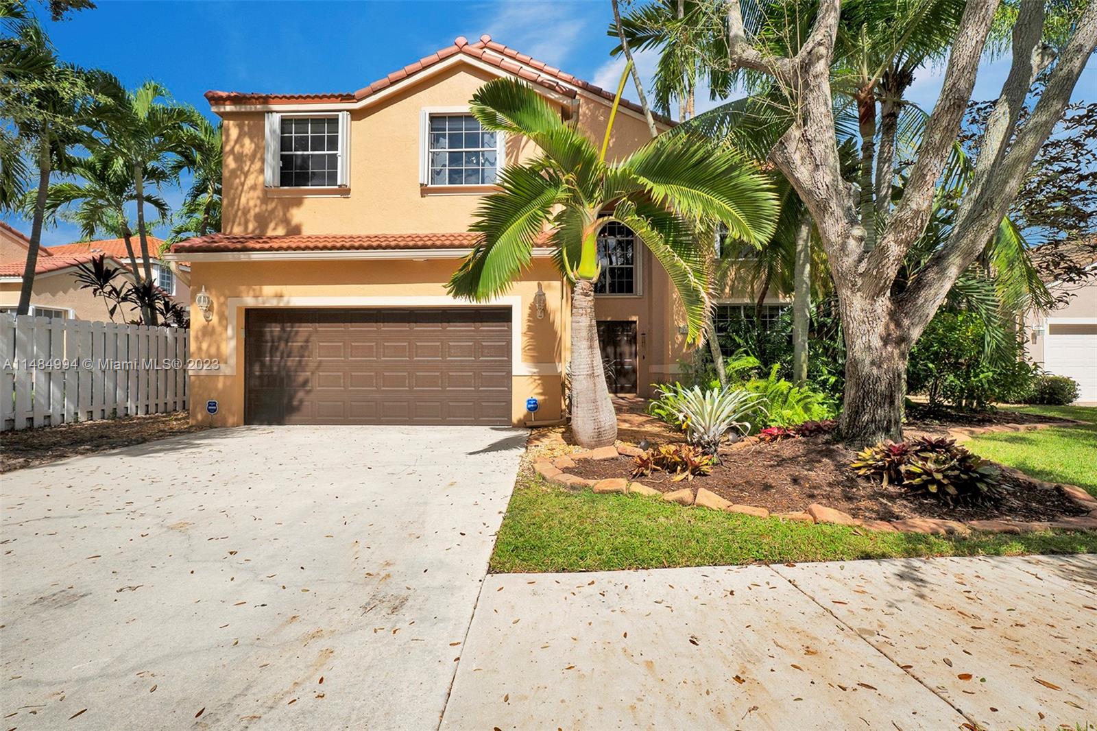 362 Lake Crest Ct