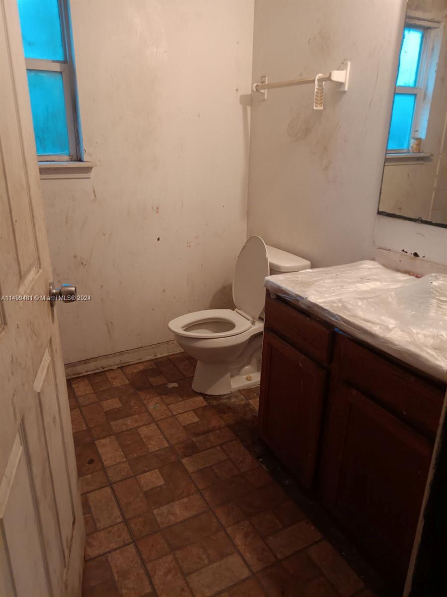 1211 W 29th st
