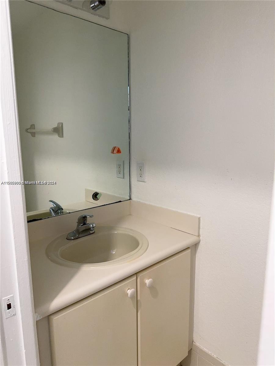 4331 SW 160th # 209