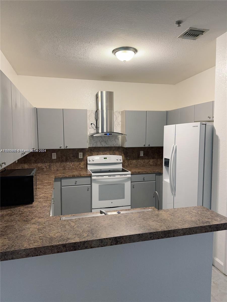 4331 SW 160th # 209