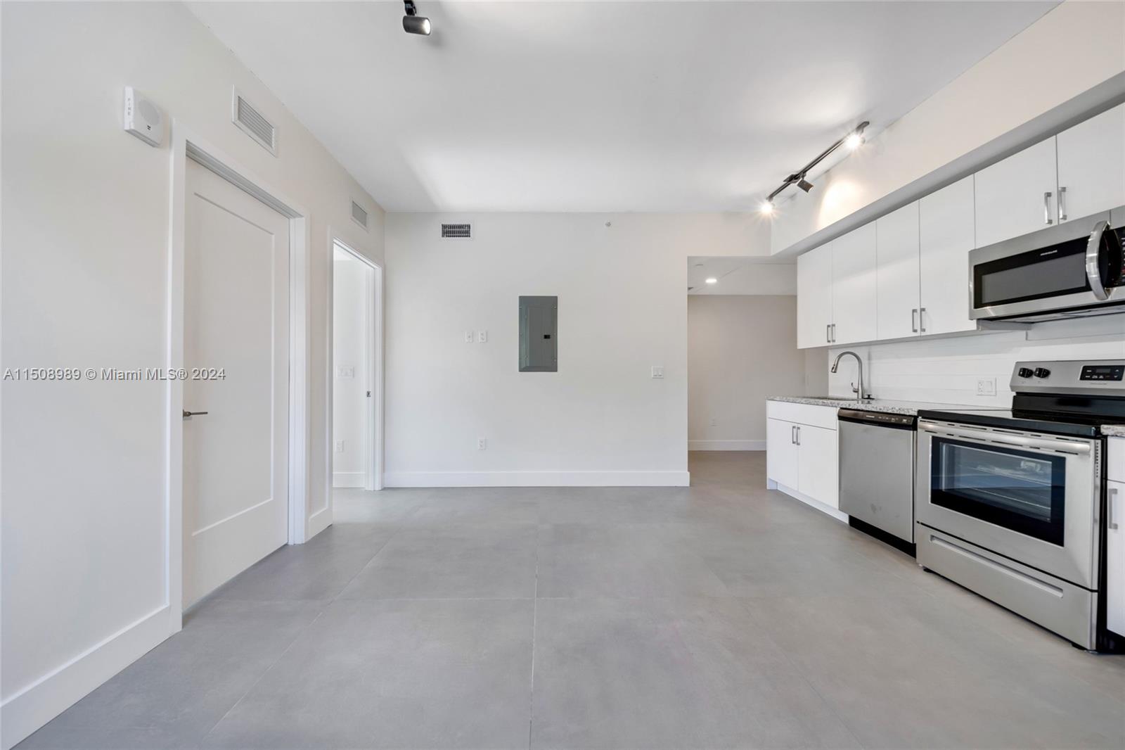 1536 NW 15th Ave # 106