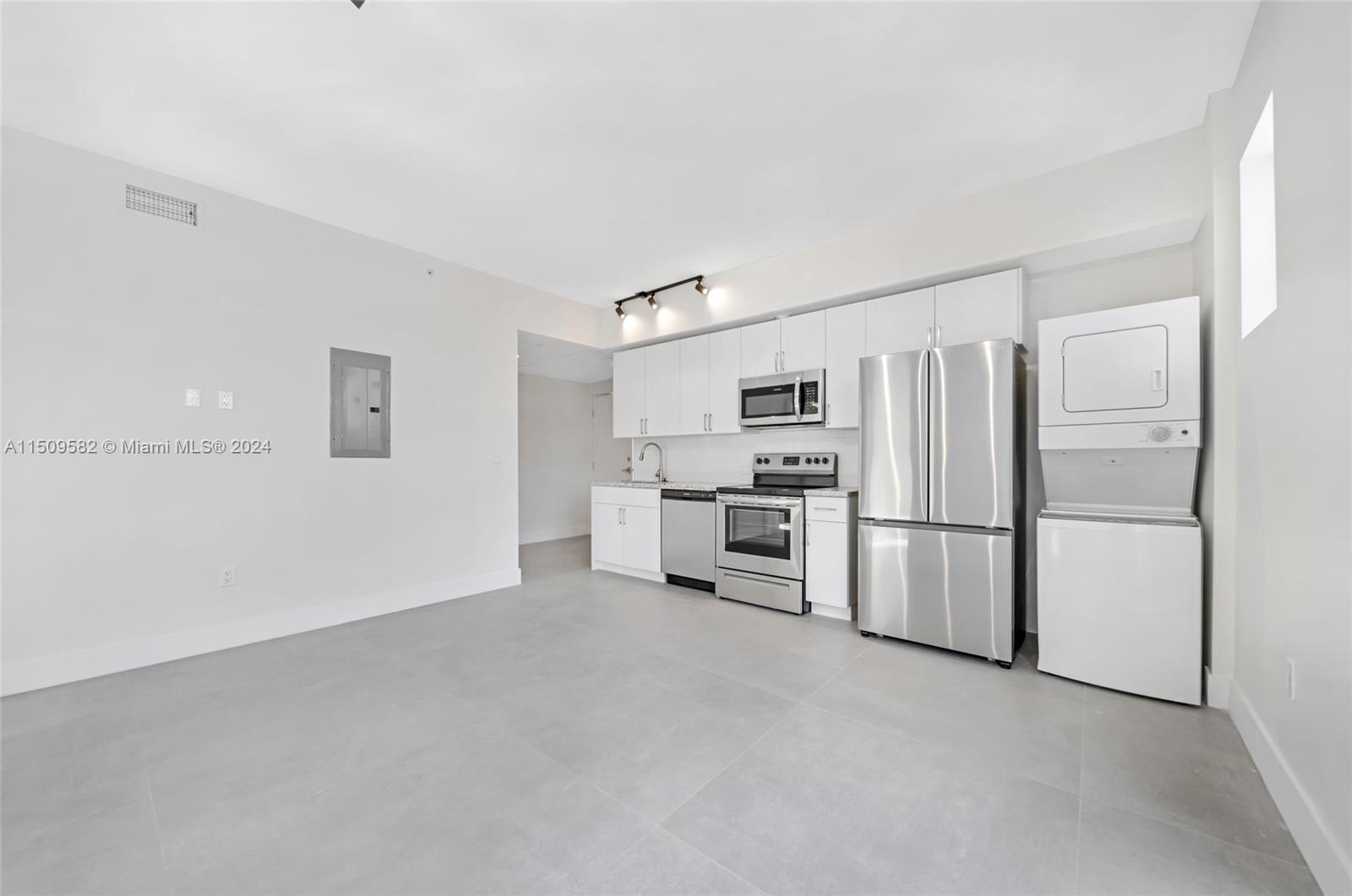 1536 NW 15th Ave # 206