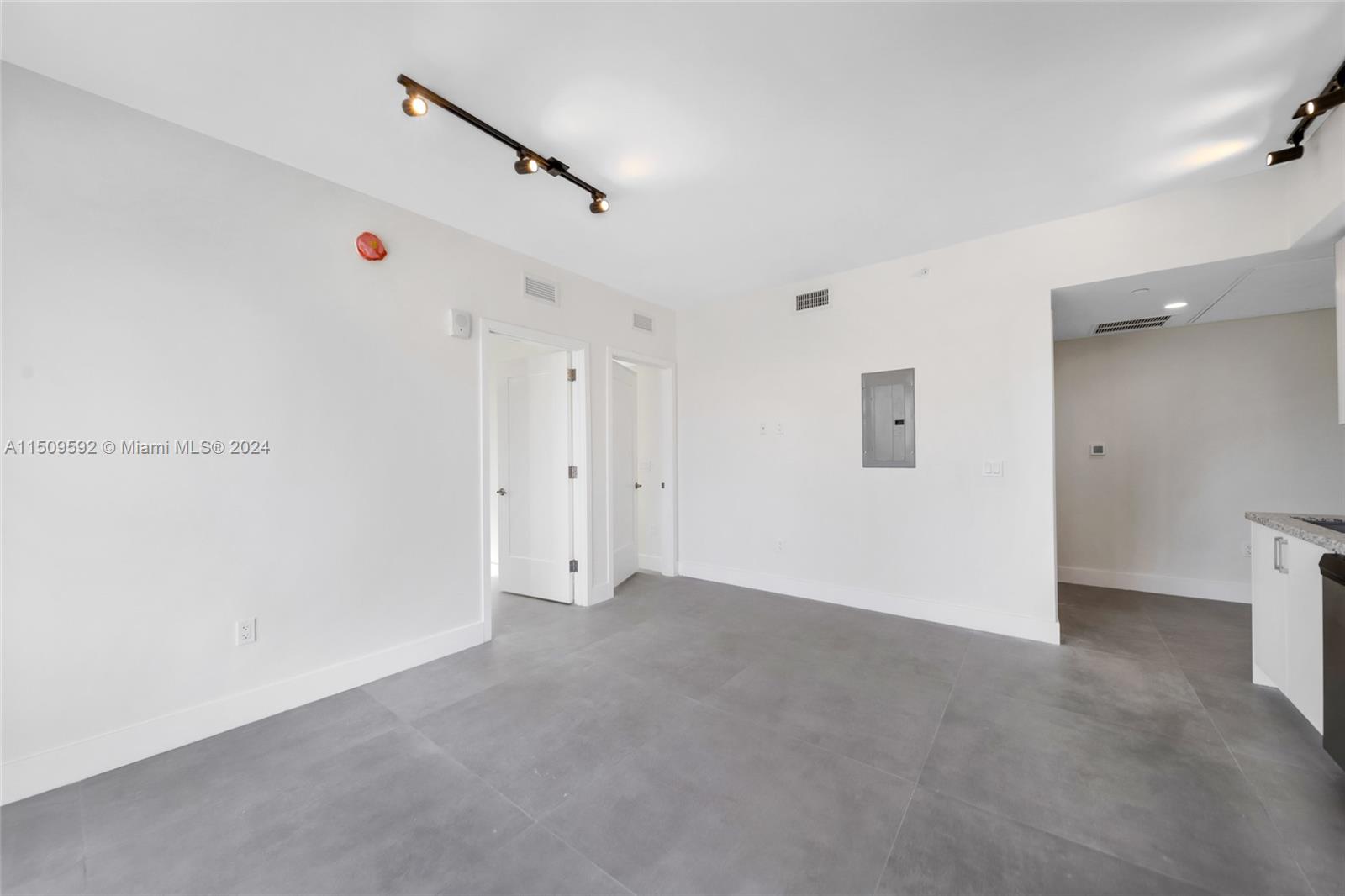 1536 NW 15th Ave # 306