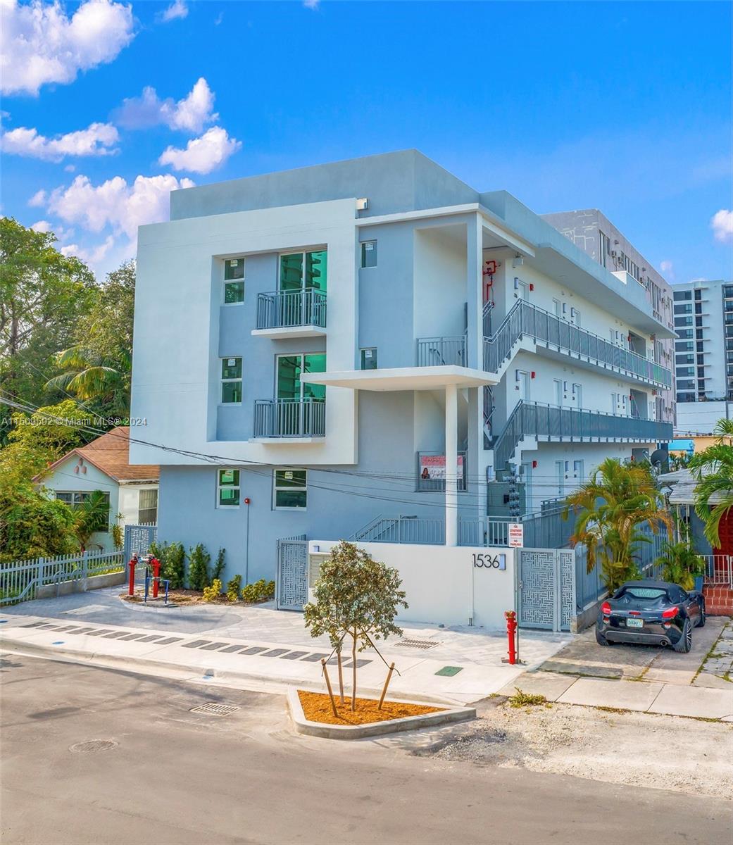 1536 NW 15th Ave # 306