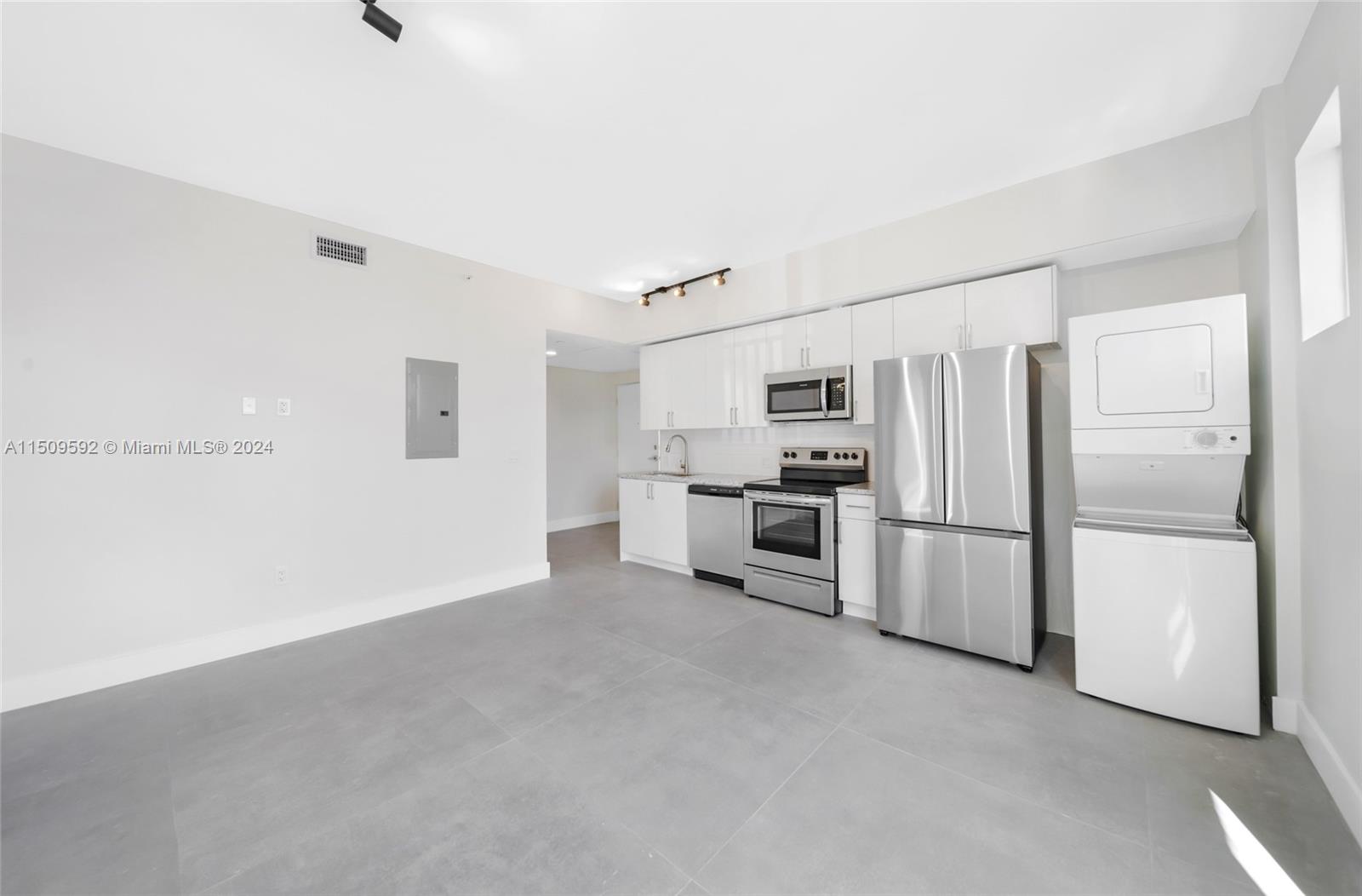 1536 NW 15th Ave # 306