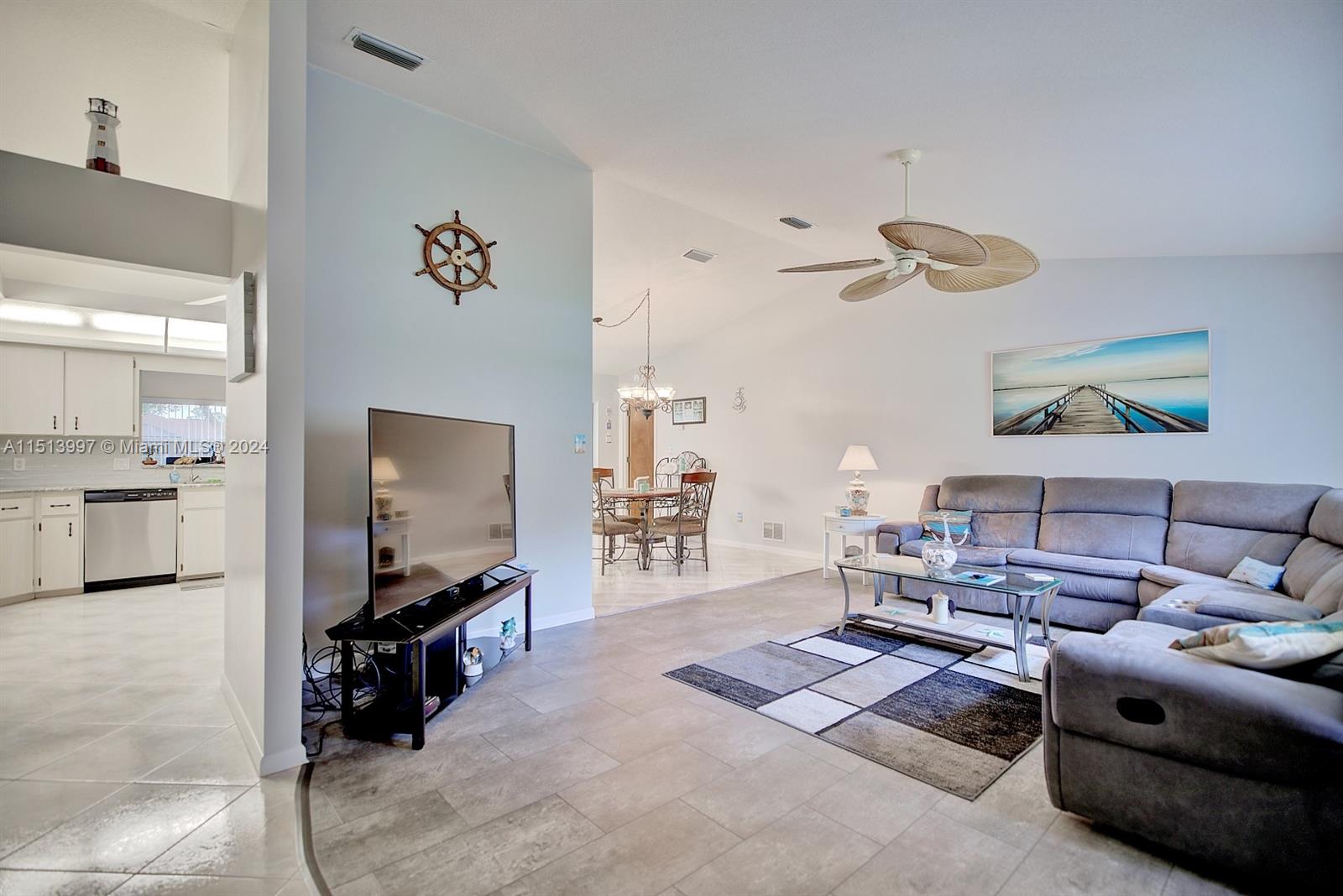 3016 Jacaranda Ave.