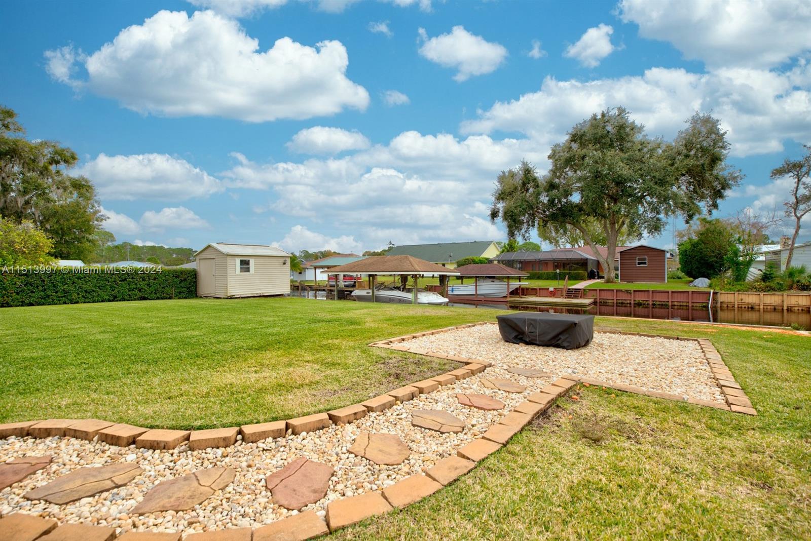 3016 Jacaranda Ave.