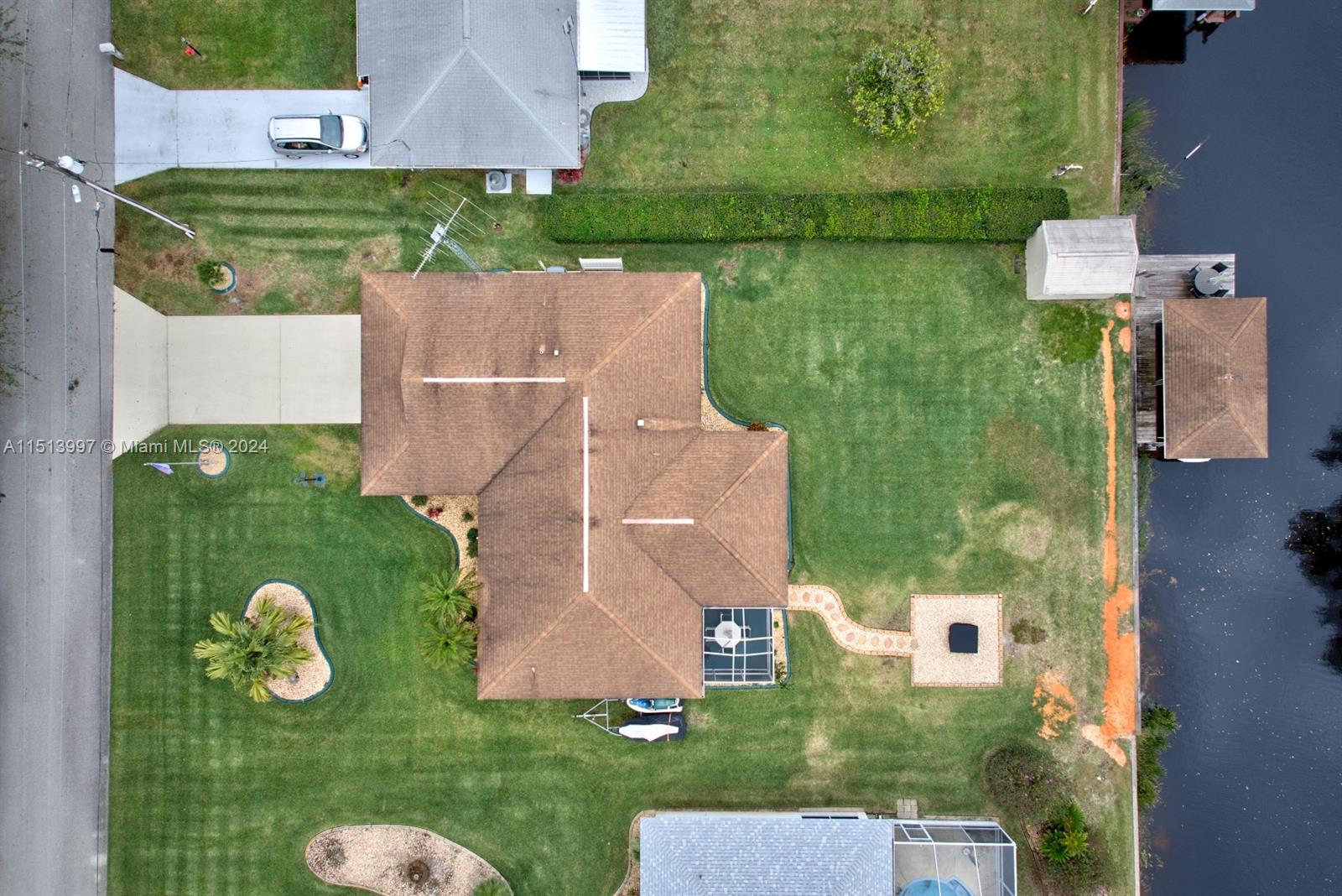 3016 Jacaranda Ave.