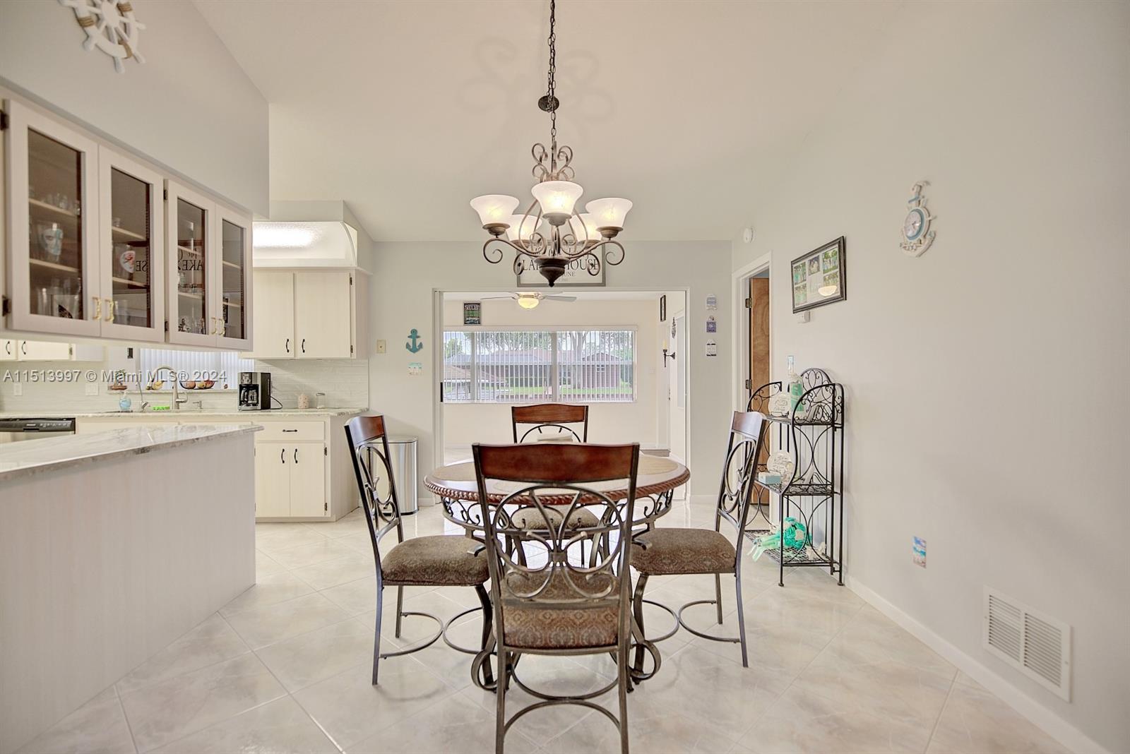 3016 Jacaranda Ave.