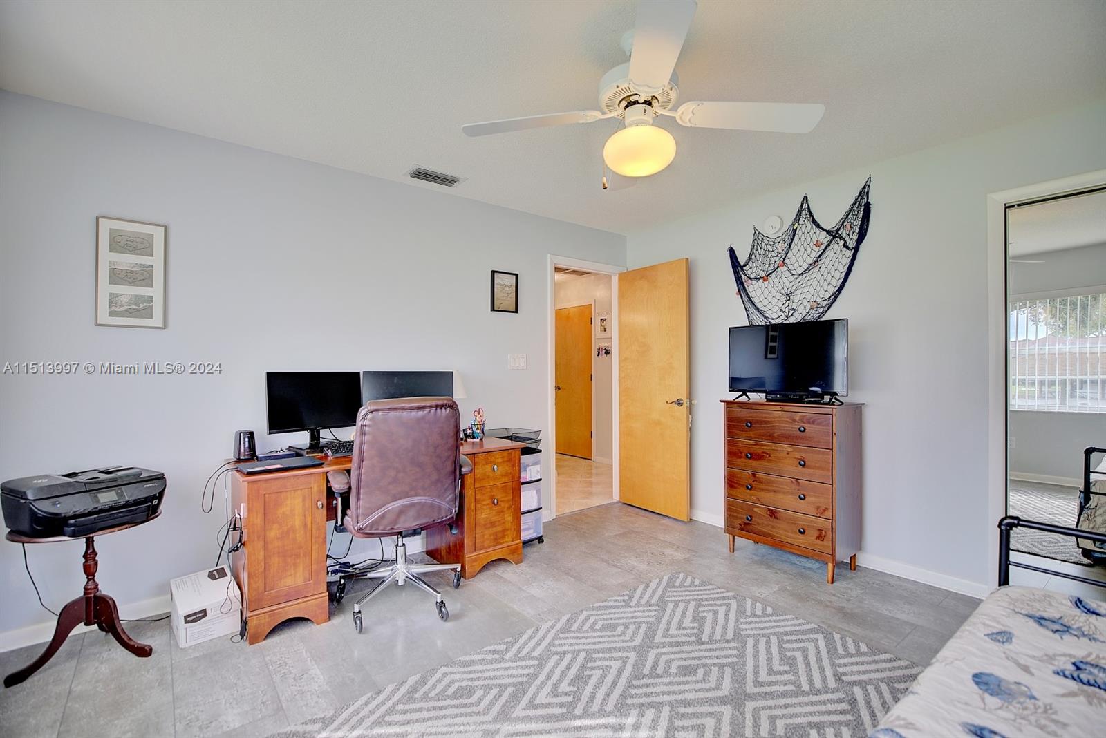 3016 Jacaranda Ave.