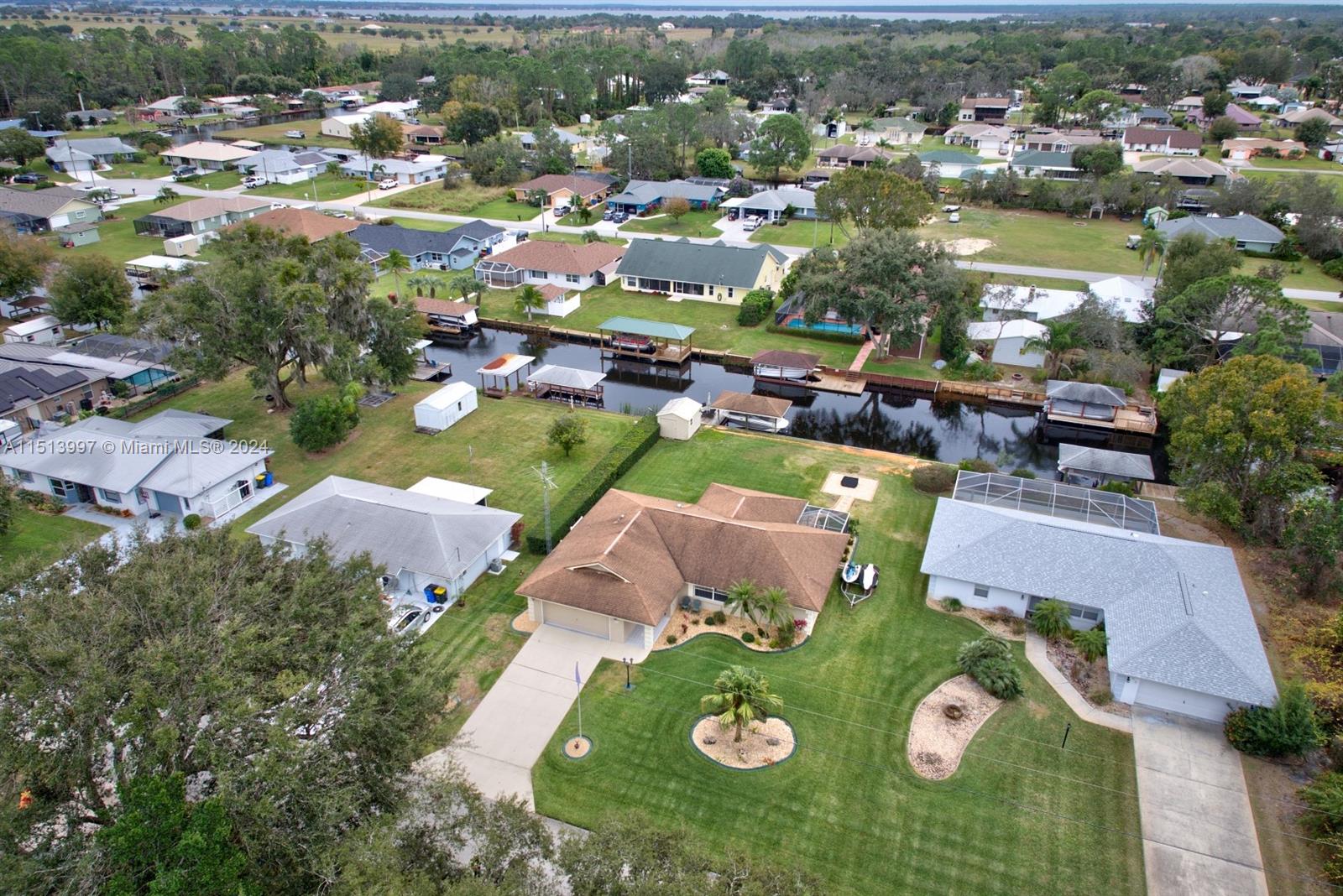 3016 Jacaranda Ave.
