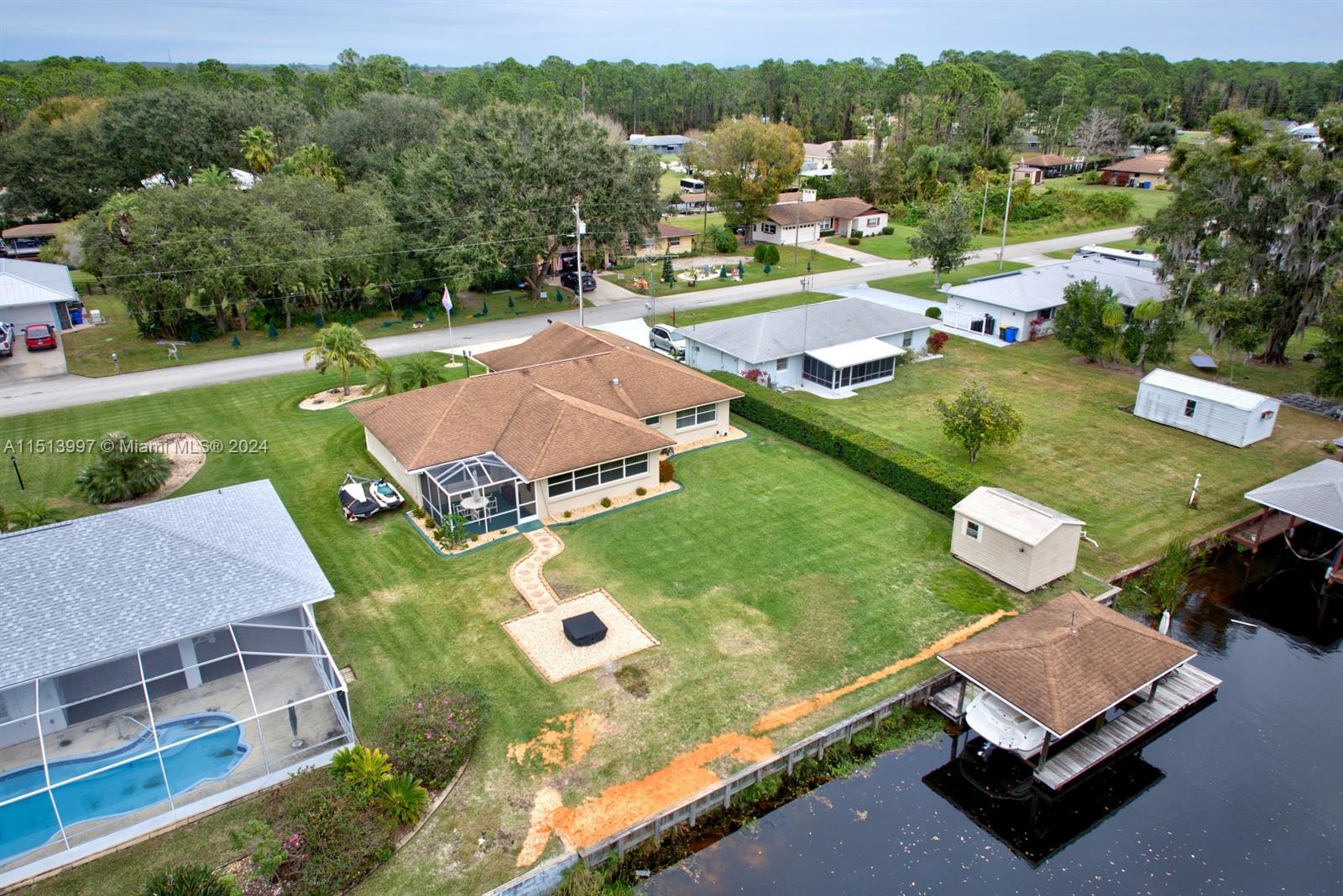3016 Jacaranda Ave.