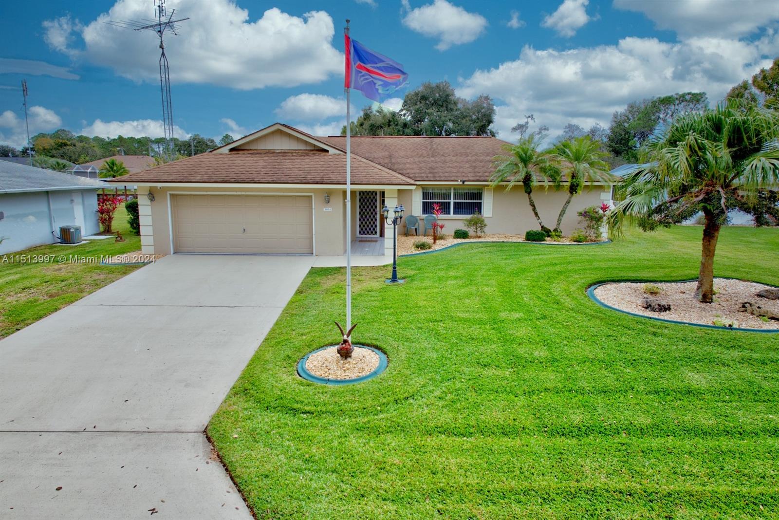 3016 Jacaranda Ave.