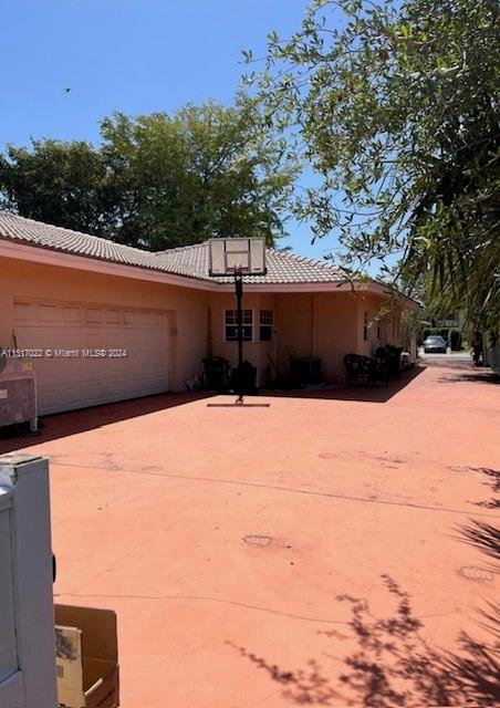 8501 NW 35th St