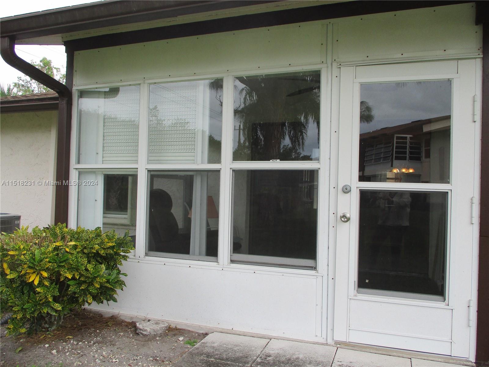 6531 SE Federal Hwy # R109