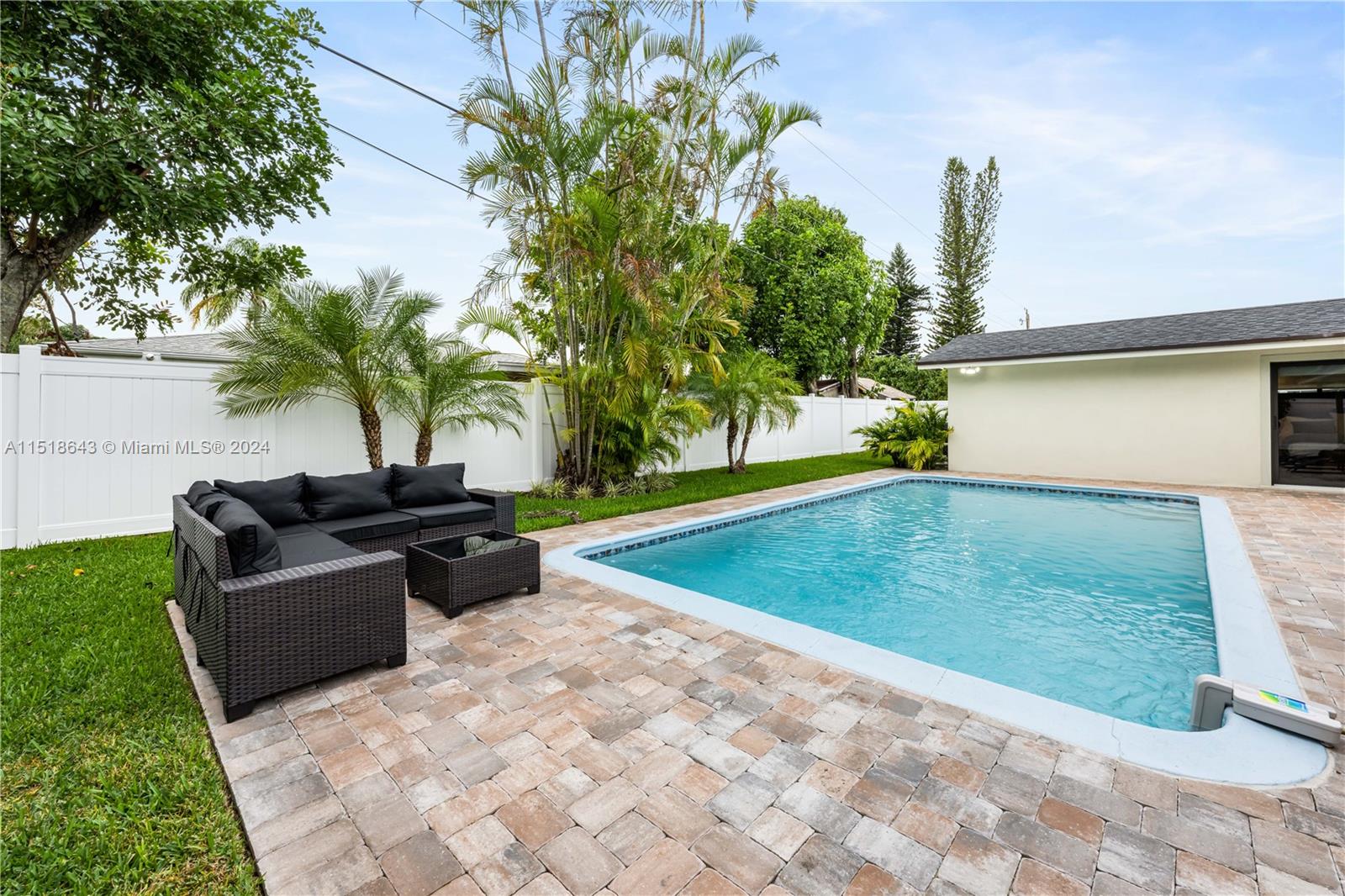 1283 Wynnewood Dr