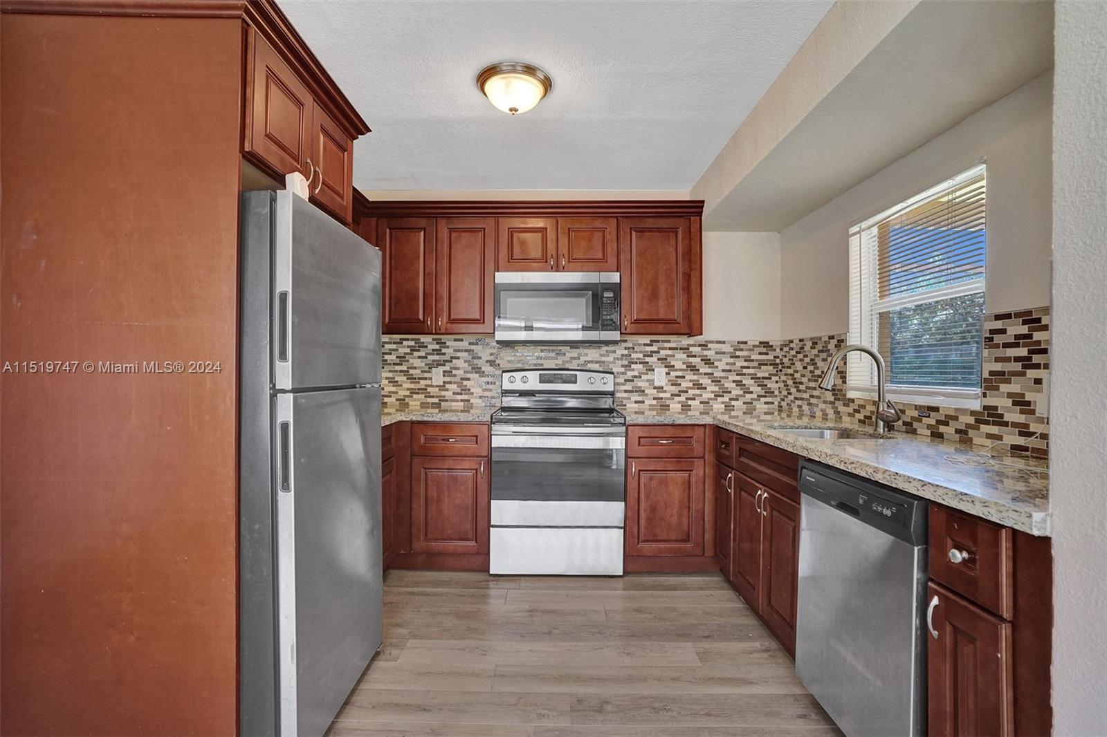 3884 NW 34th St