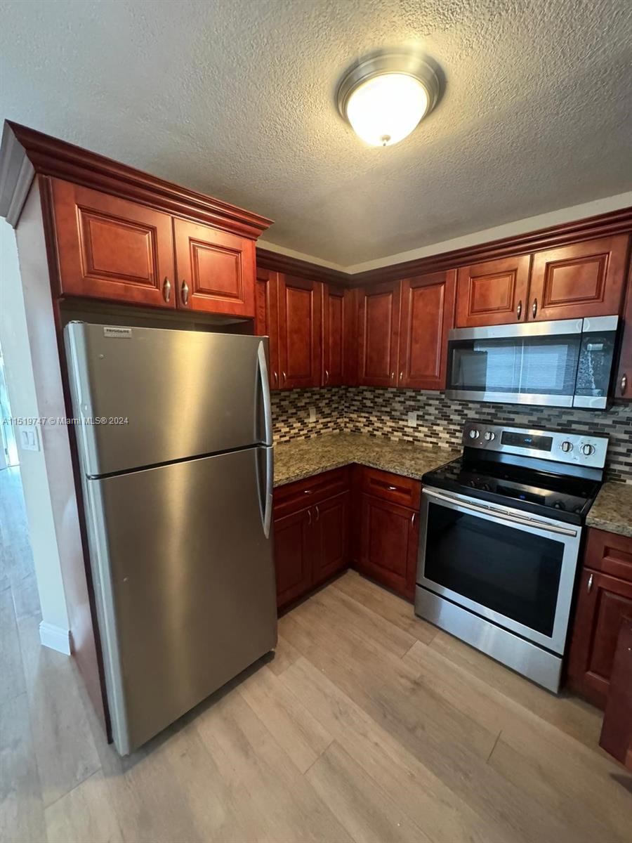 3884 NW 34th St