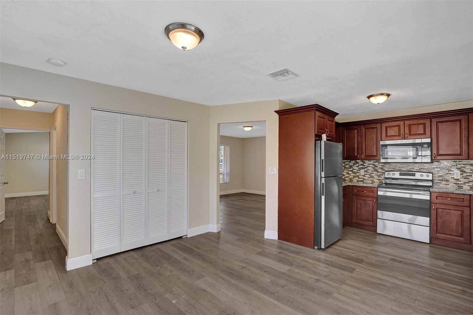 3884 NW 34th St