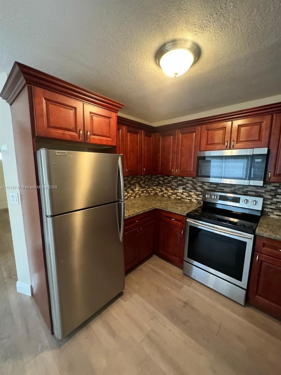 3884 NW 34th St