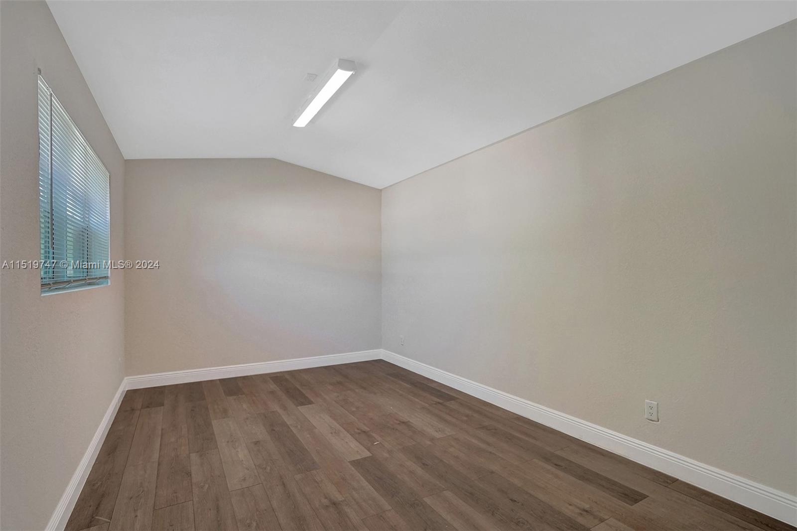 3884 NW 34th St