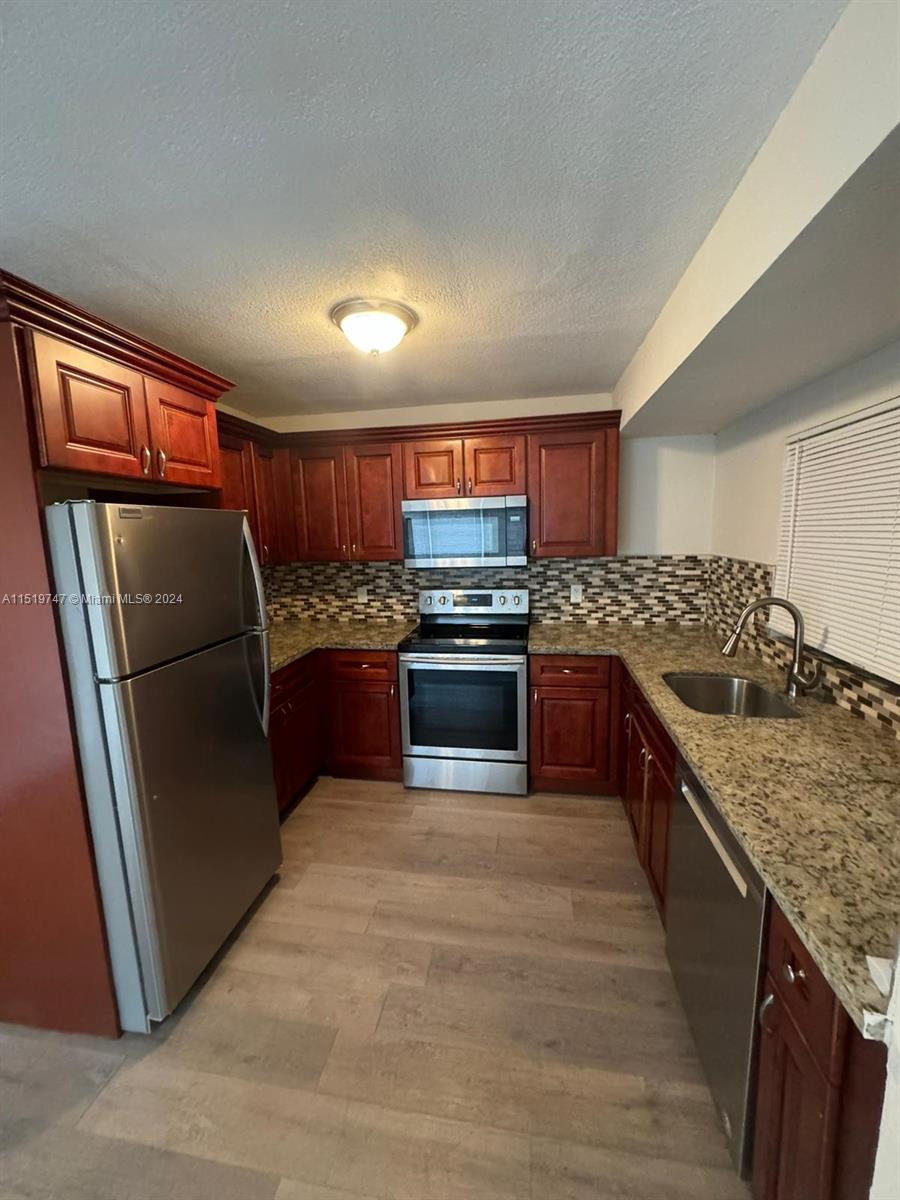 3884 NW 34th St