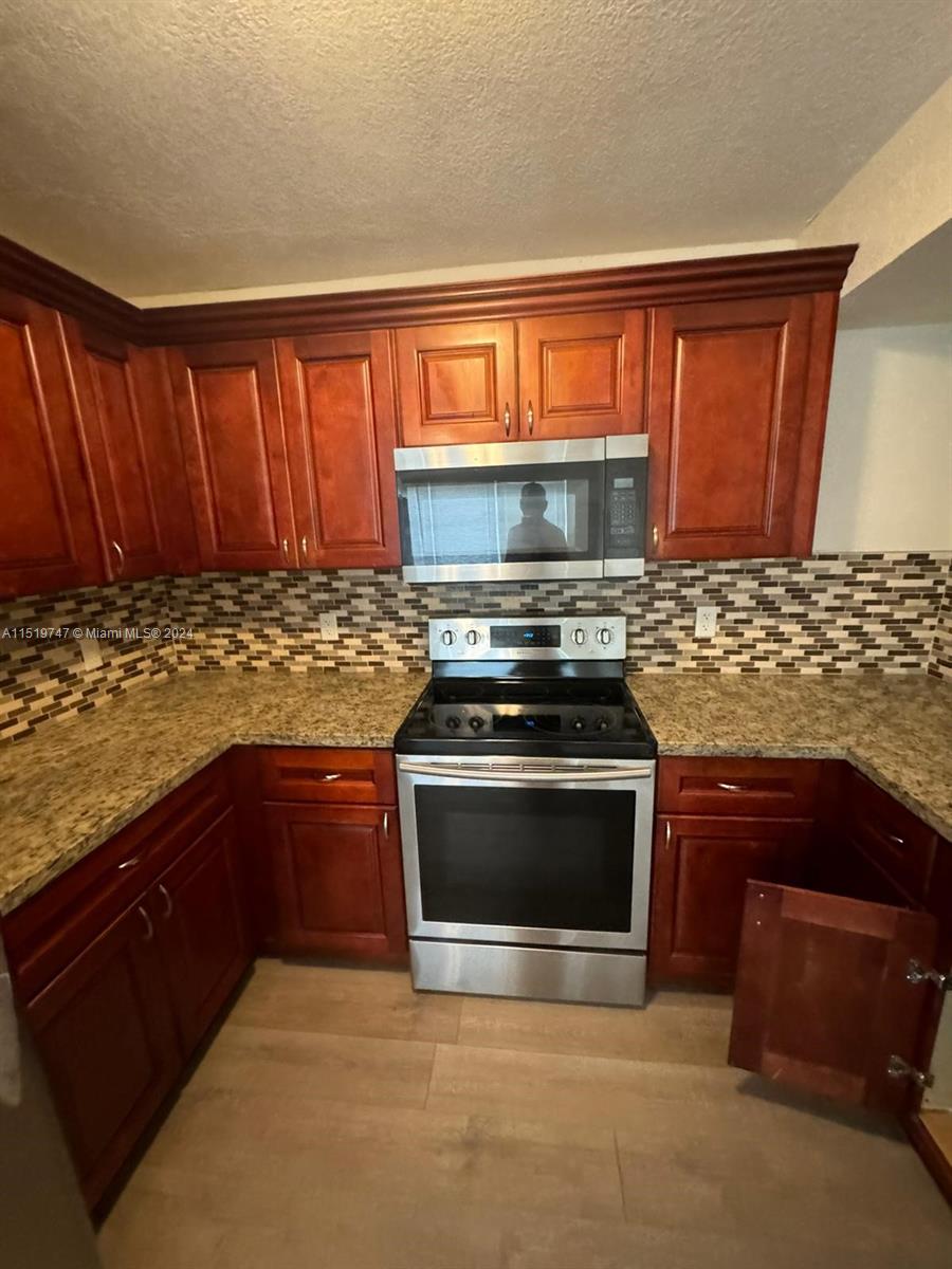 3884 NW 34th St