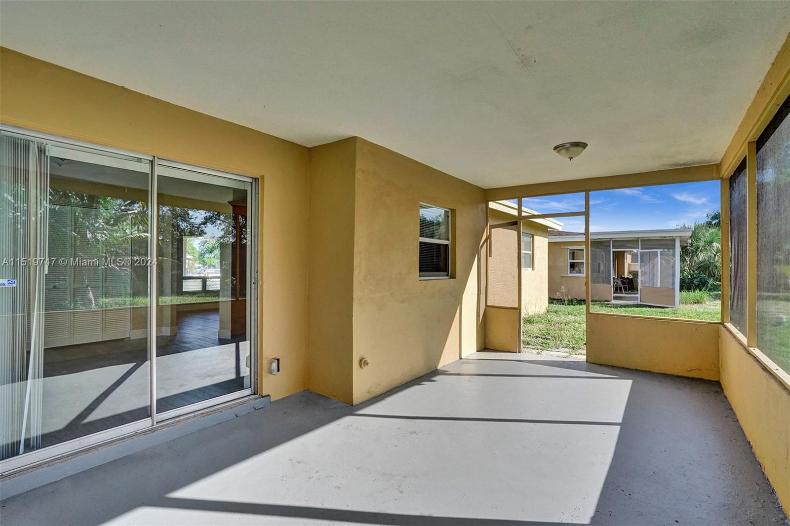 3884 NW 34th St