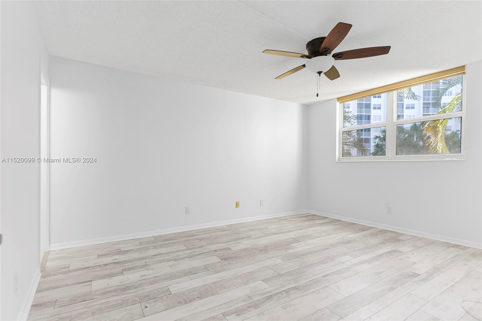 2731 NE 14th St Cswy # 223