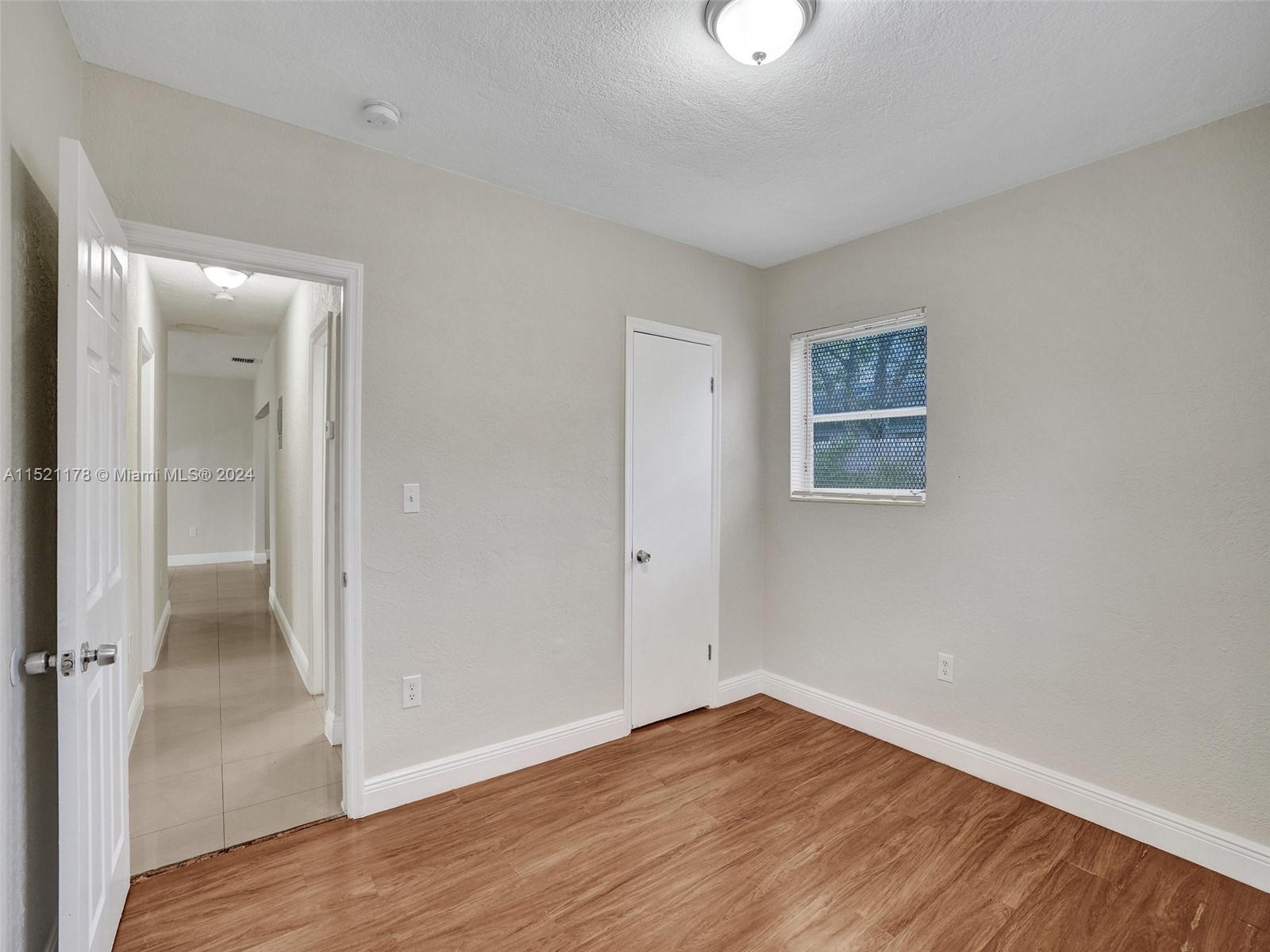 2905 NW 5th St