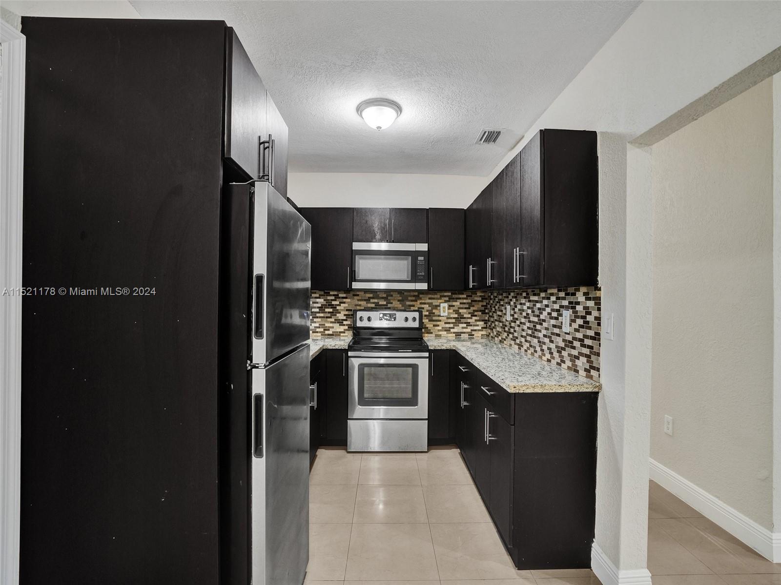 2905 NW 5th St