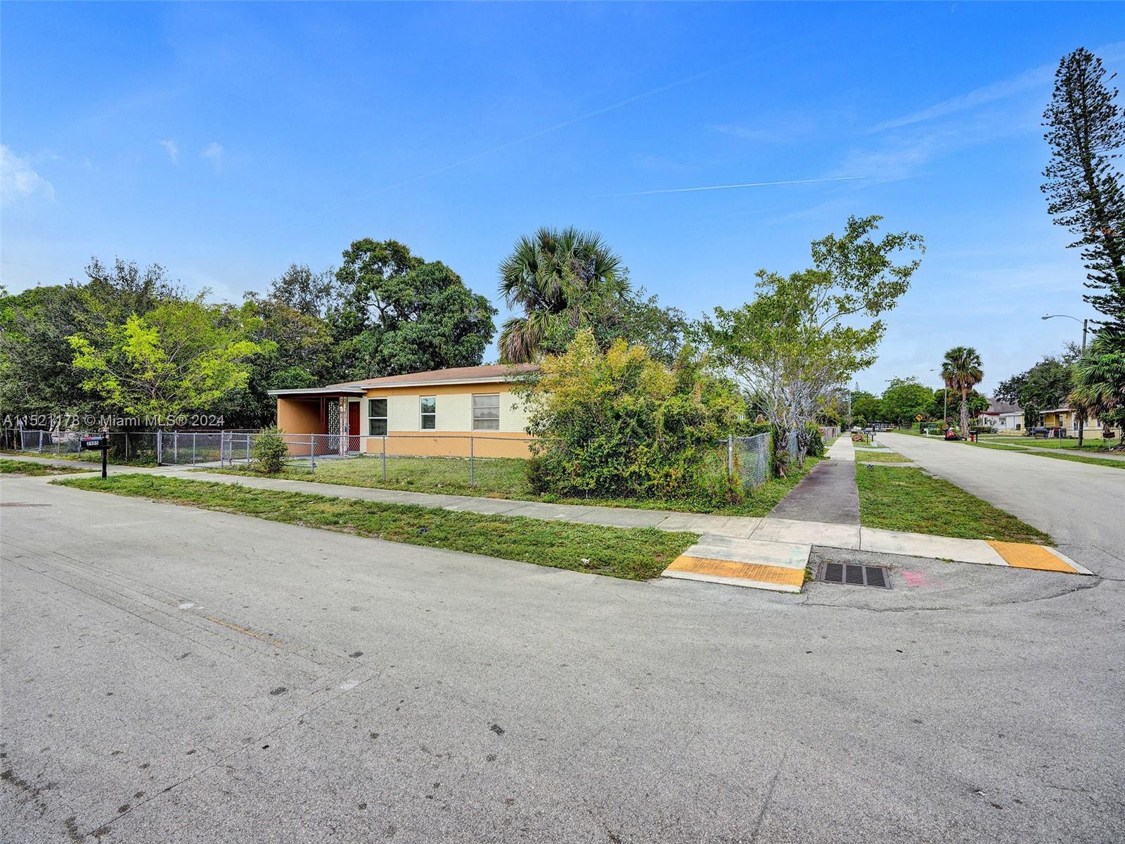 2905 NW 5th St