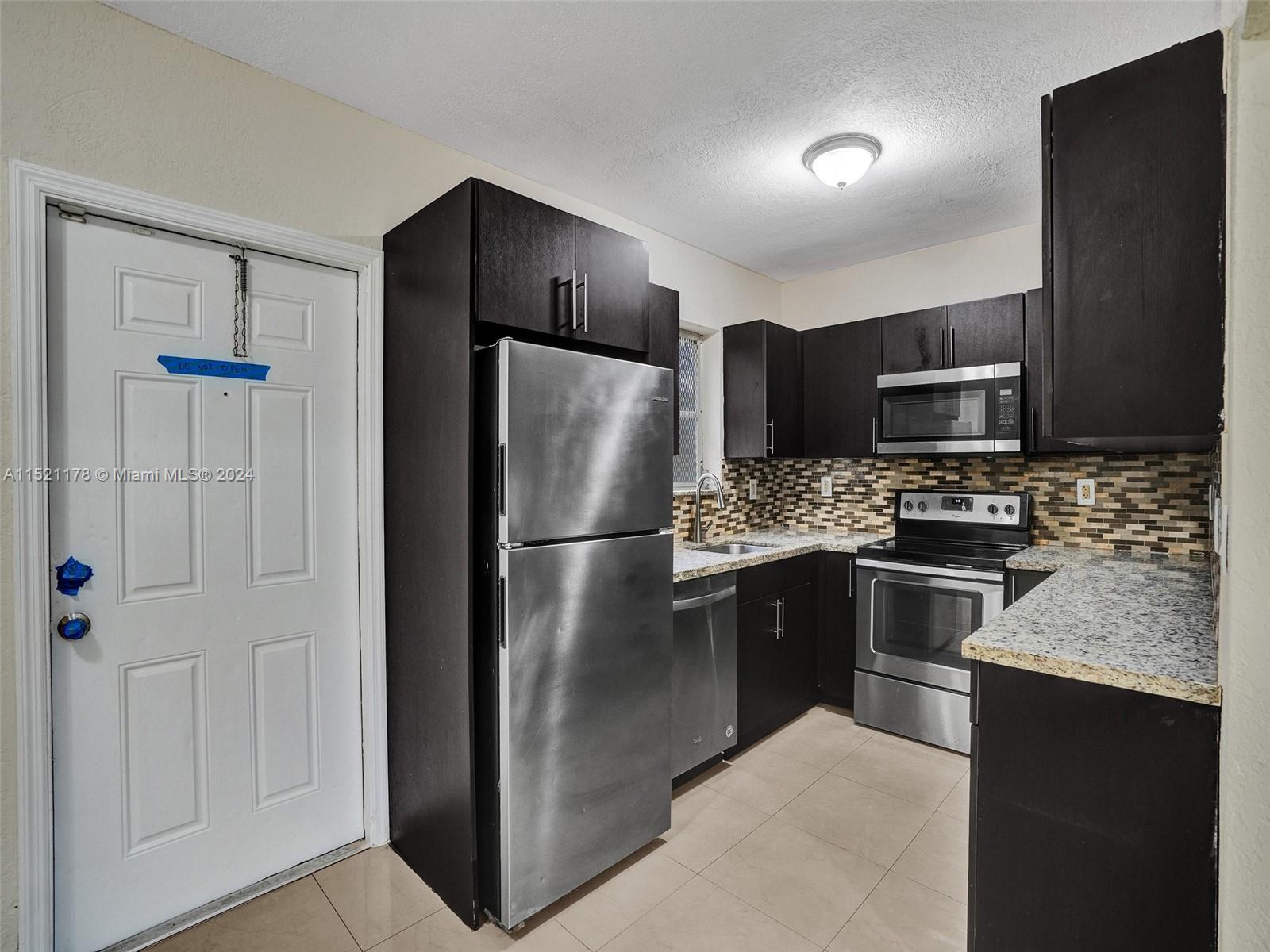 2905 NW 5th St