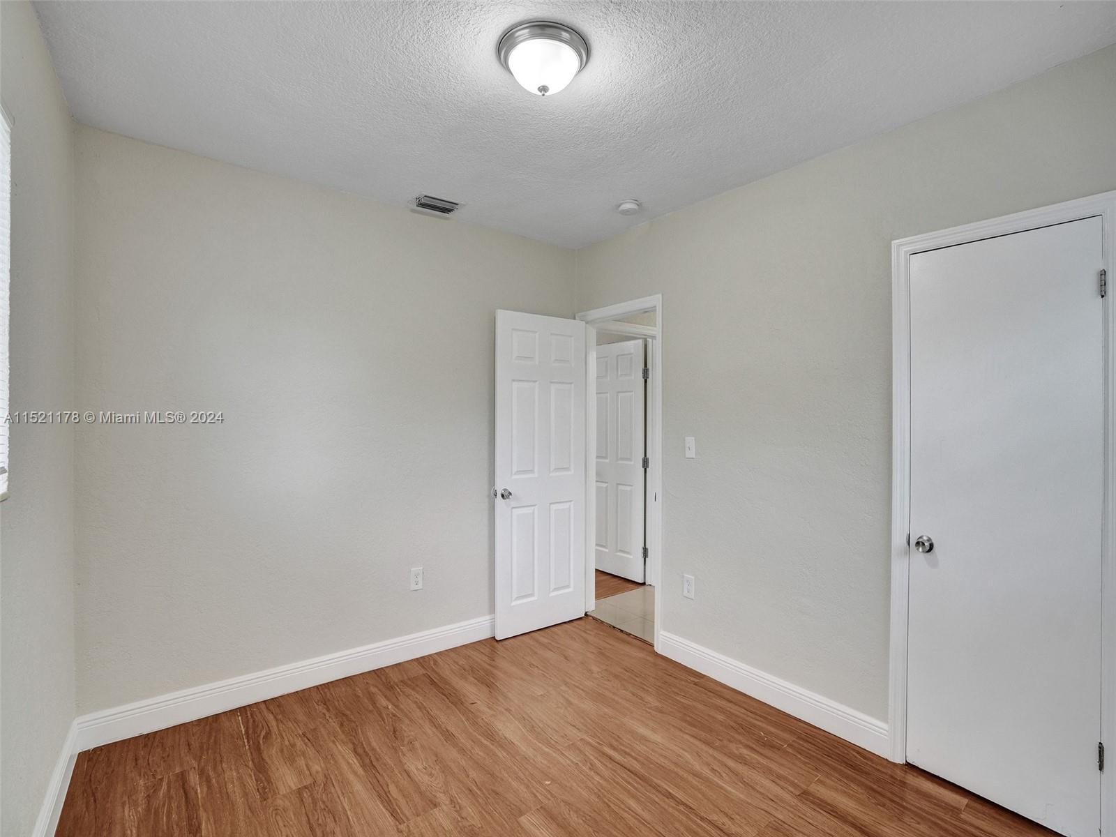 2905 NW 5th St