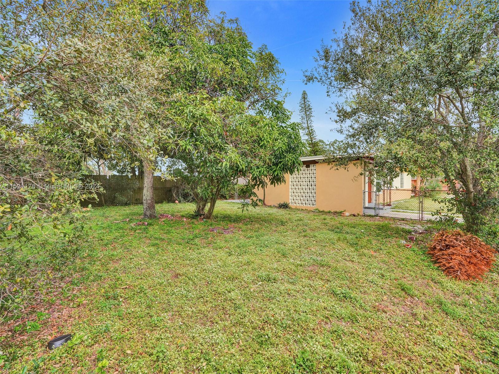 2905 NW 5th St