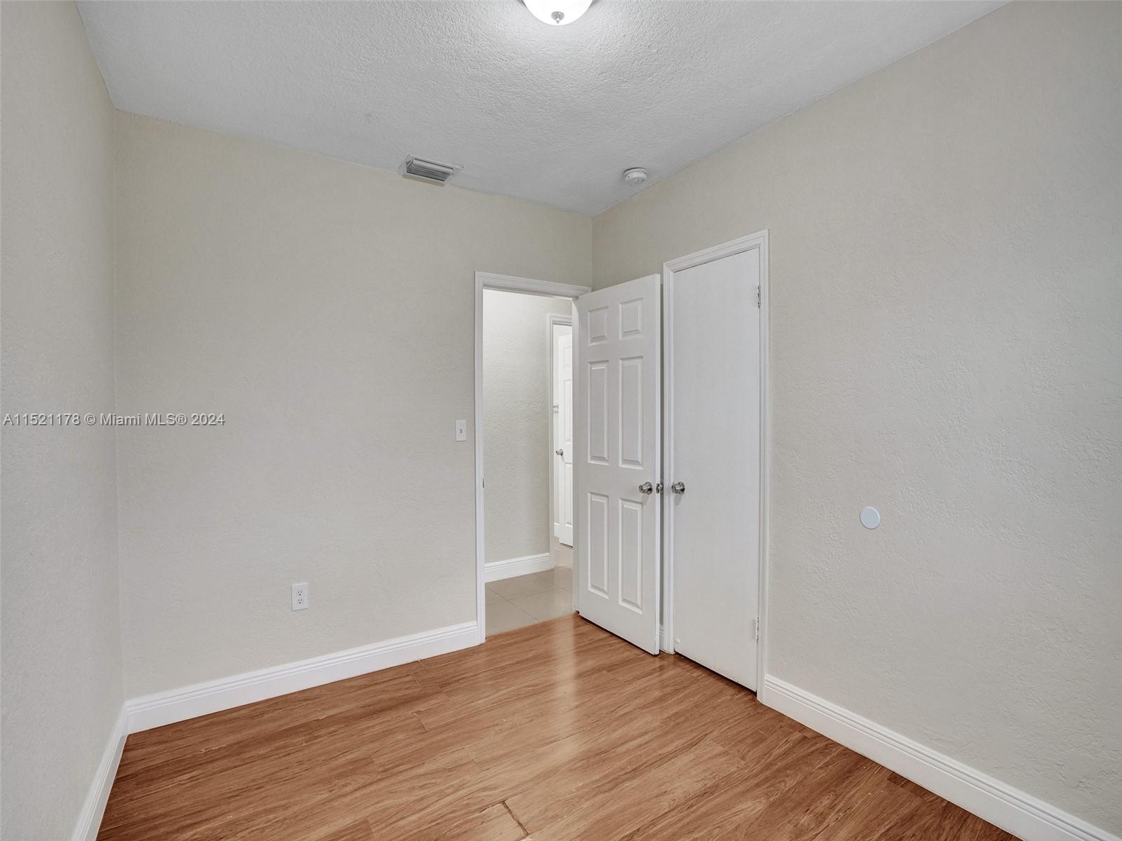 2905 NW 5th St