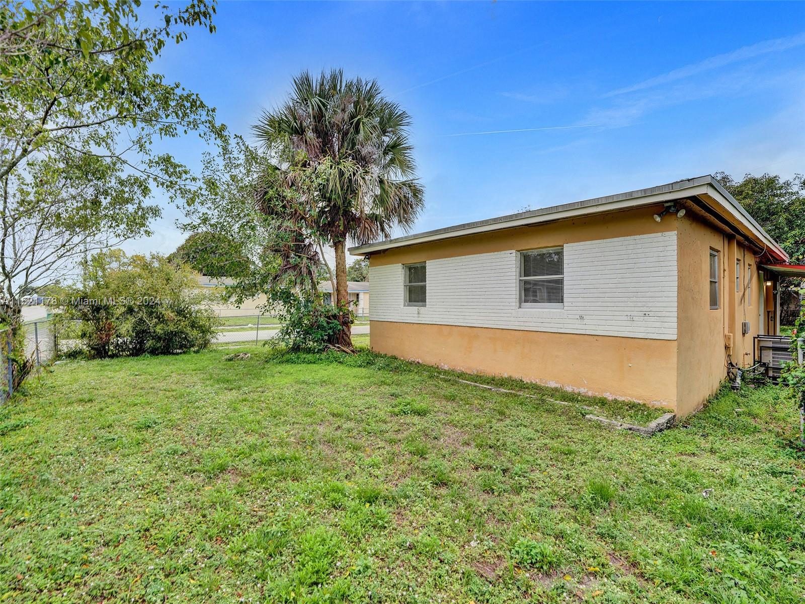 2905 NW 5th St