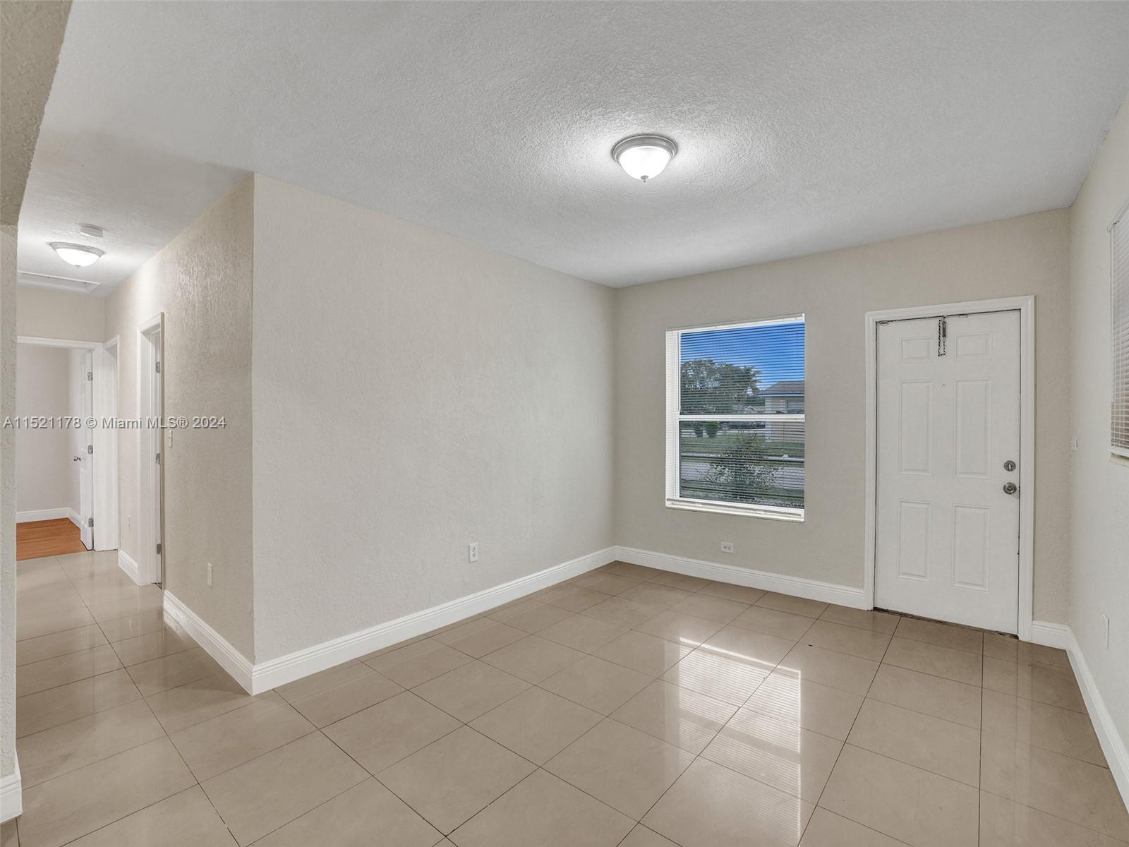 2905 NW 5th St