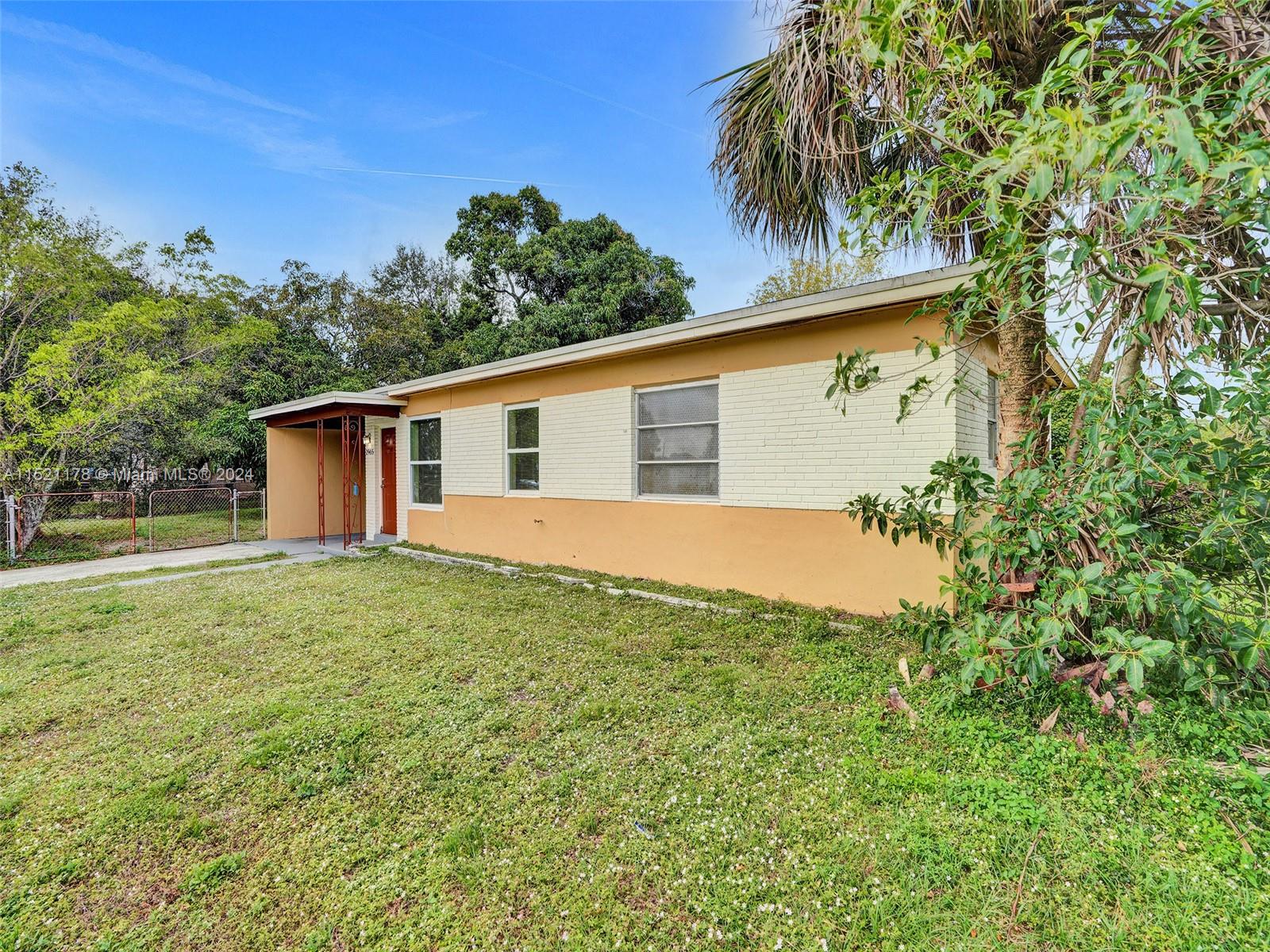 2905 NW 5th St